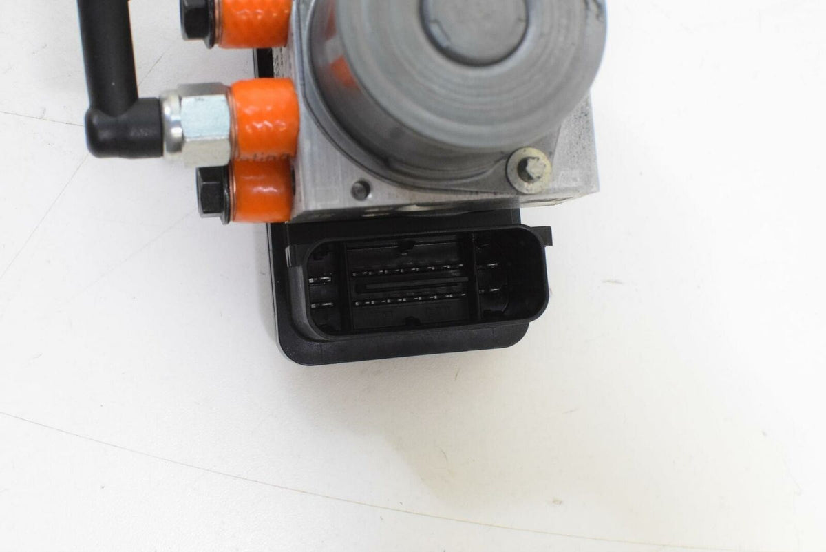 2018 Husqvarna 401 Vitpilen ABS Brake Pump Module 28542031044 {{ shop.shopifyCountryName }} - Mototech271