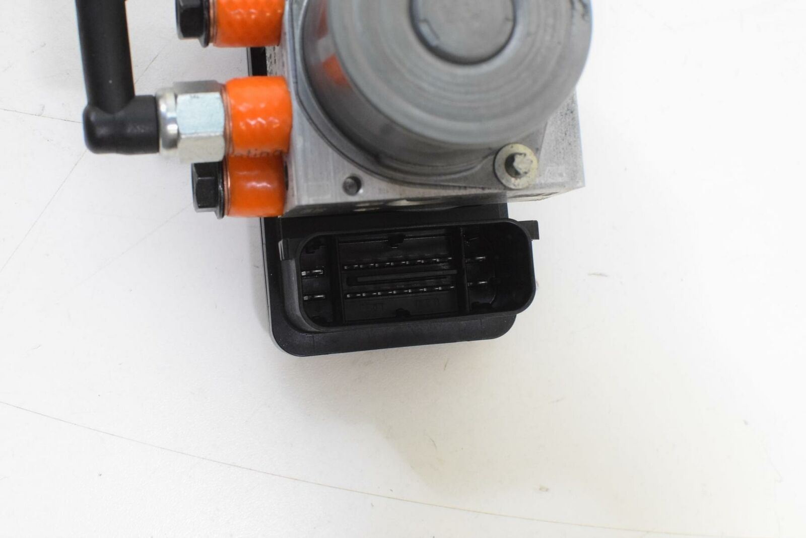 2018 Husqvarna 401 Vitpilen ABS Brake Pump Module 28542031044 {{ shop.shopifyCountryName }} - Mototech271
