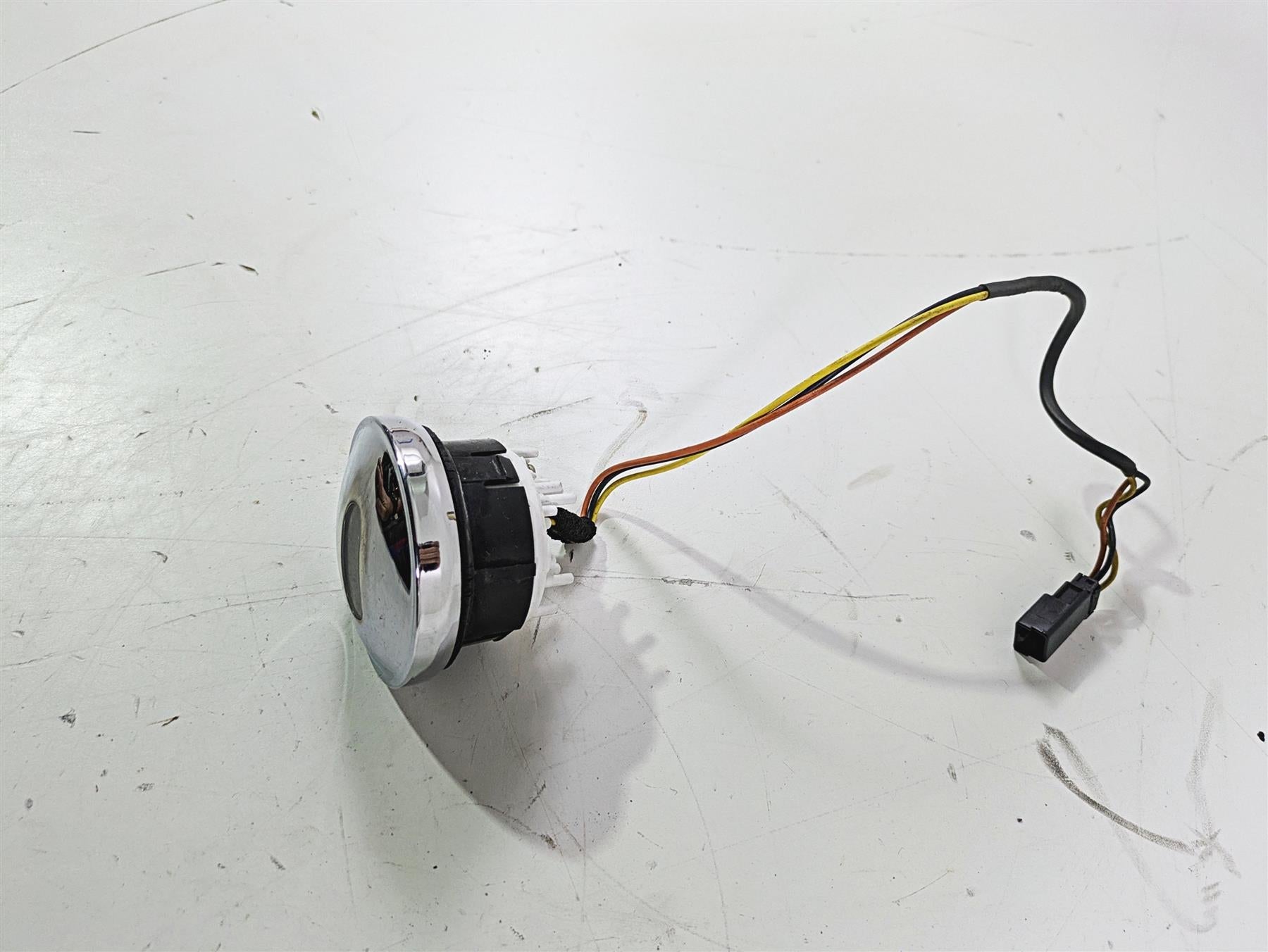 2004 Harley FLSTCI Softail Heritage Fuel Gas Petrol Gauge -Read 75053-01B {{ shop.shopifyCountryName }} - Mototech271