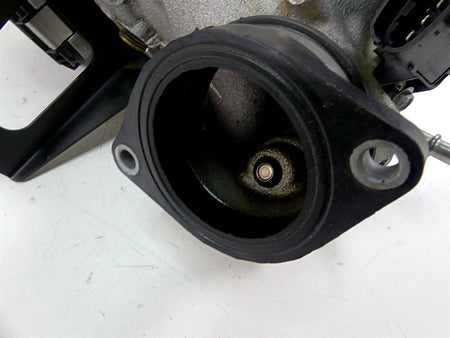 2019 Indian Chieftain Classic Bosch Throttle Body & Intake Manifold 1204685 {{ shop.shopifyCountryName }} - Mototech271