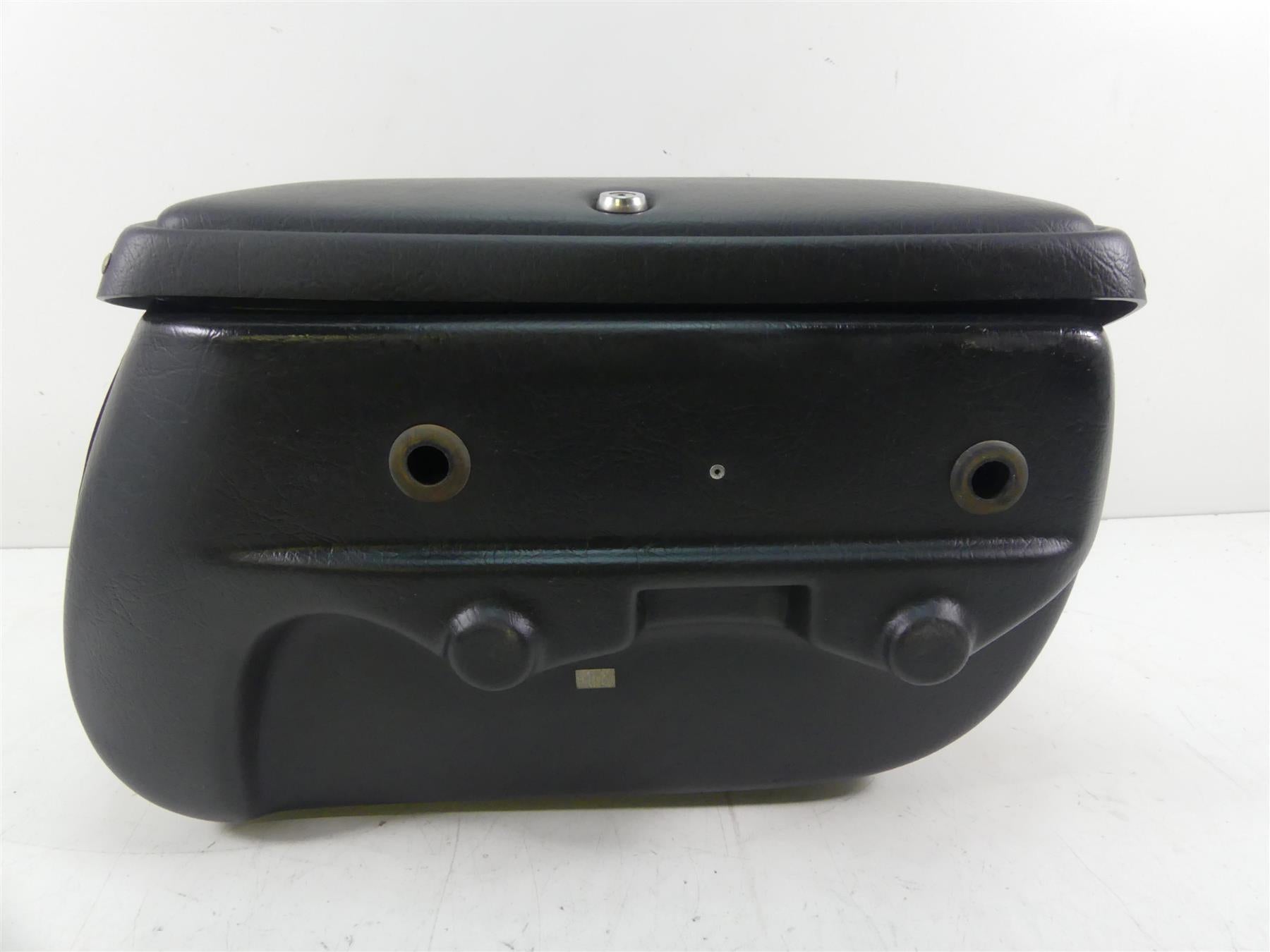 2002 Yamaha XVS1100 V-Star Left Leatherlyke Cross Country Saddlebag ACC625 {{ shop.shopifyCountryName }} - Mototech271