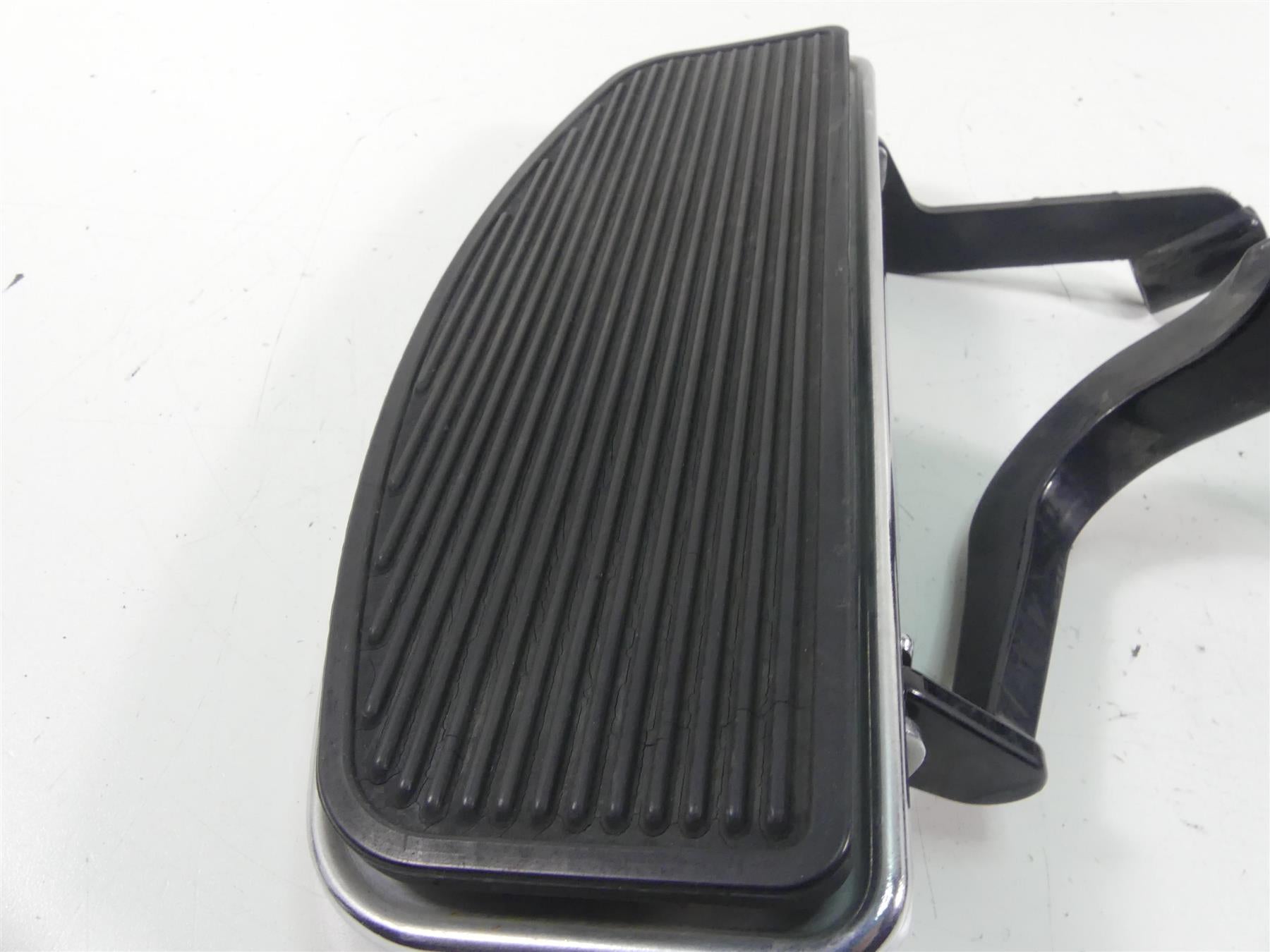 2013 Harley Touring FLHTK Electra Glide Front Rider Floor Board Set 50621-06A {{ shop.shopifyCountryName }} - Mototech271