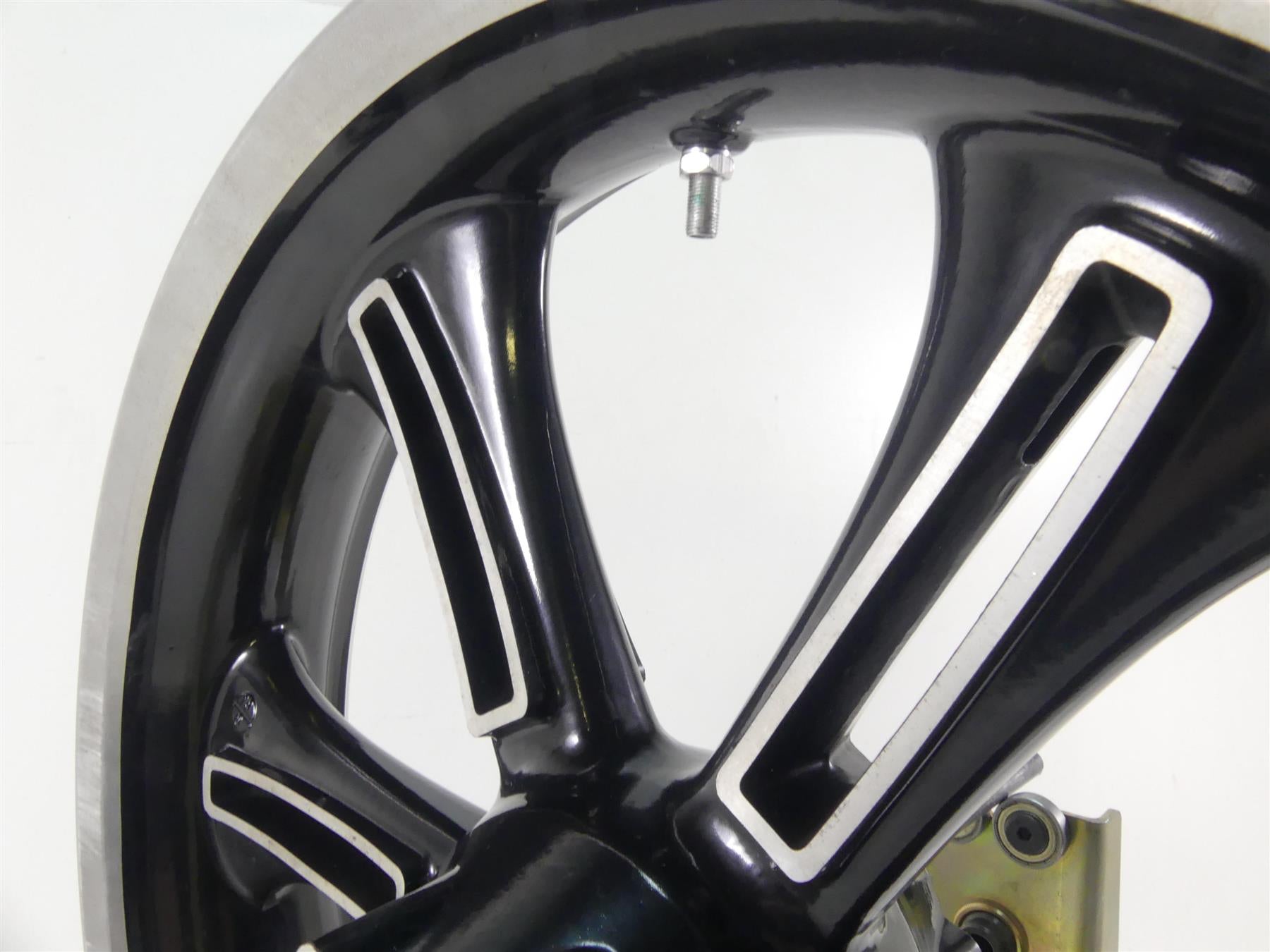 2015 Victory Cross Country Tour 18x3.5 Front Cast Wheel Rim 1521383 {{ shop.shopifyCountryName }} - Mototech271