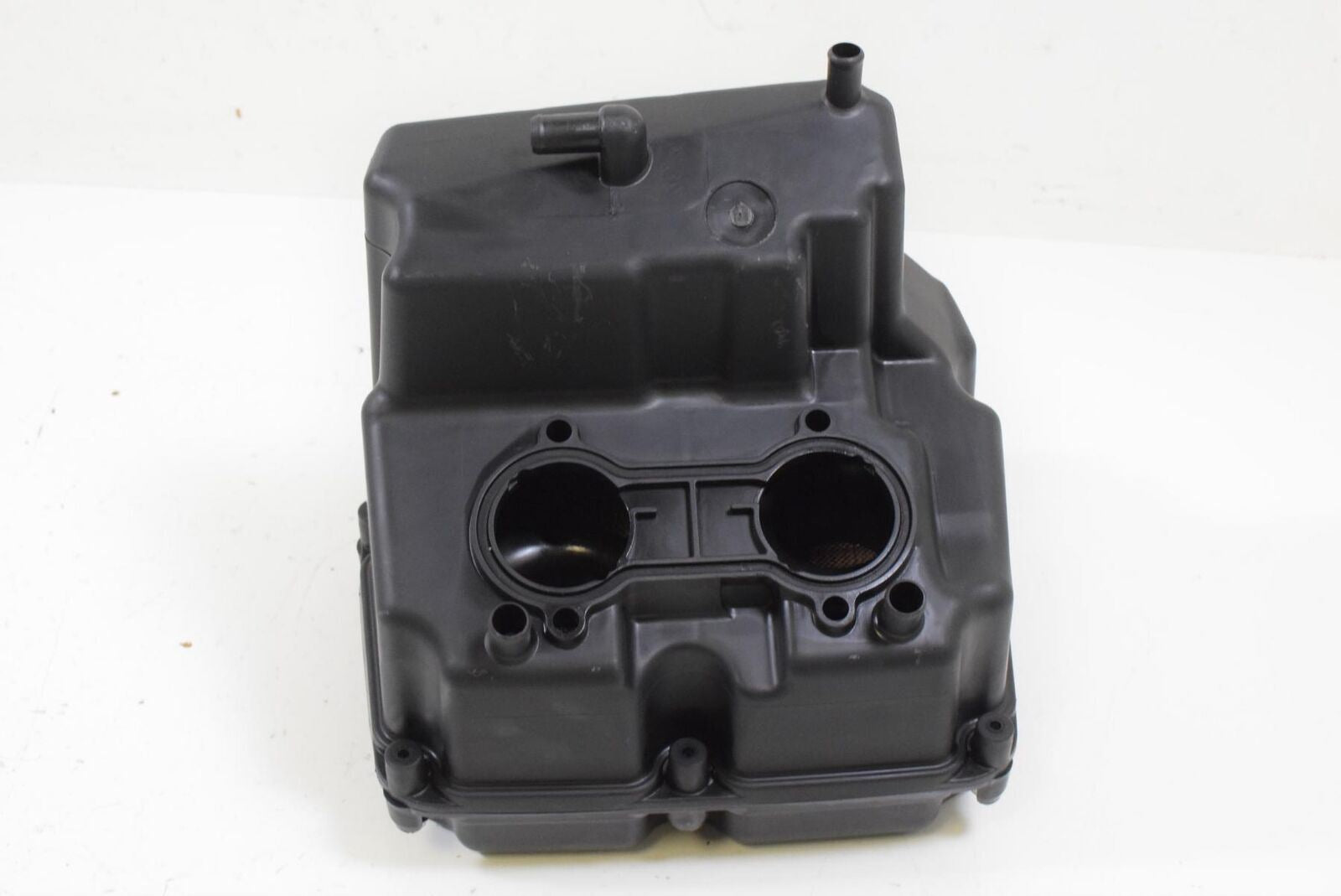 2013 Honda GL1800 B Goldwing Airbox Filter Cleaner Housing Assembl 17231-MCA-A80 {{ shop.shopifyCountryName }} - Mototech271