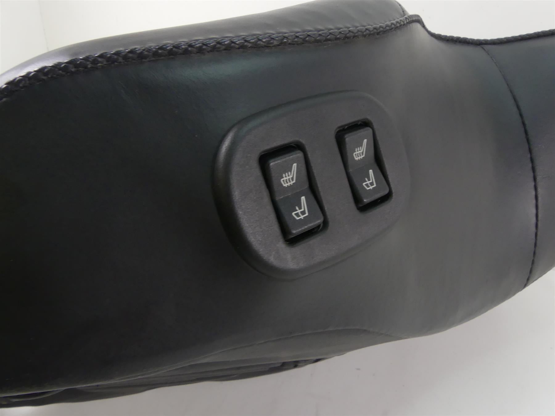 2007 Harley FLHTCU SE CVO Electra Glide Heated Driver Rider Seat Saddle 51718-06 {{ shop.shopifyCountryName }} - Mototech271