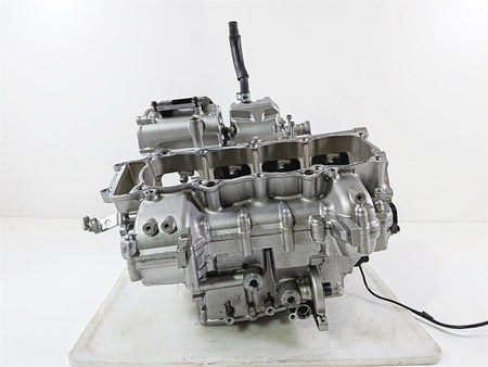 2016 Yamaha YZF R1 RN32 N527E Engine Motor Crank Case Crankcase Set 2CR-15100-17-00 {{ shop.shopifyCountryName }} - Mototech271