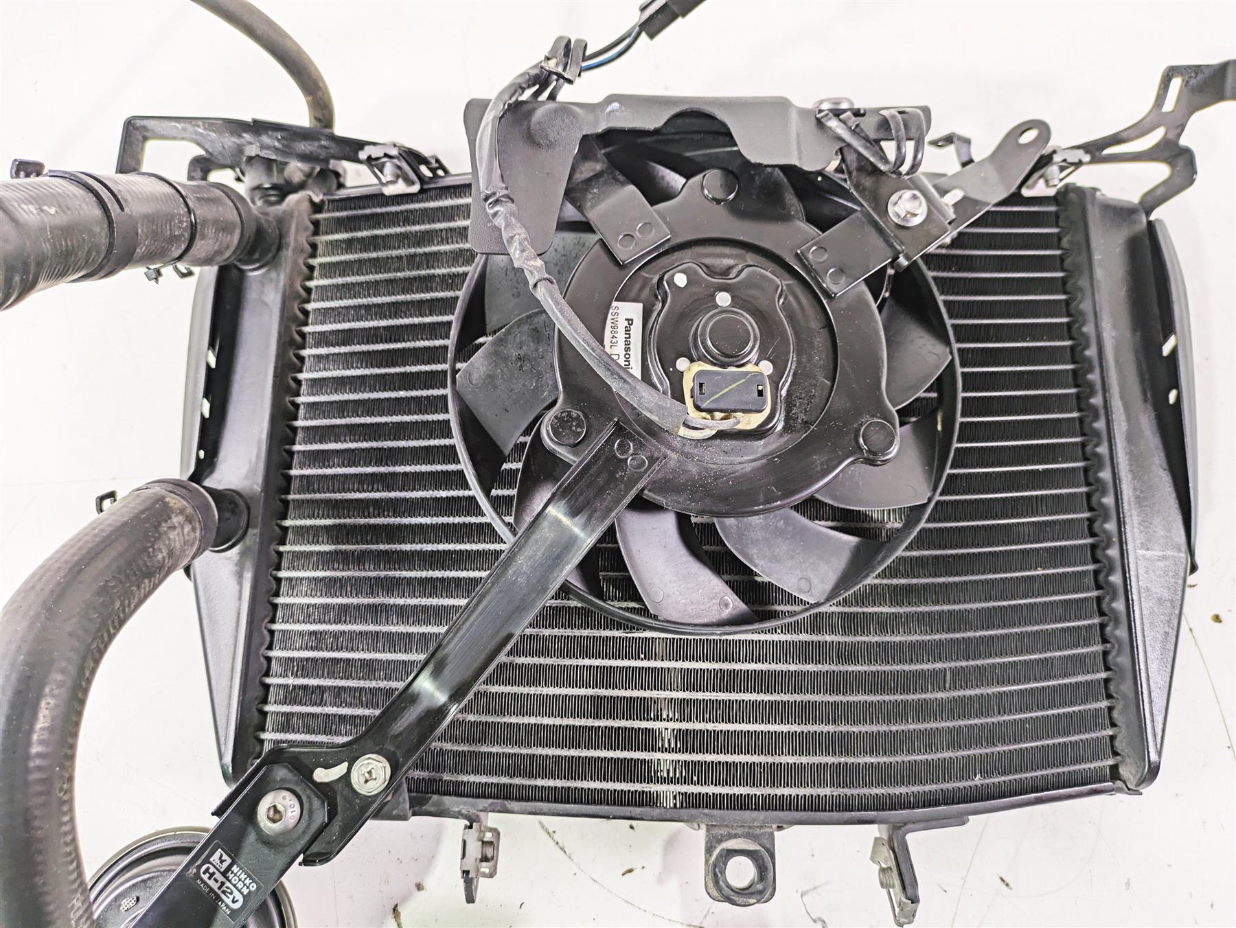 2019 Triumph Speed Triple RS 1050 Radiator Fan Reservoir Hoses Set T2100683 {{ shop.shopifyCountryName }} - Mototech271