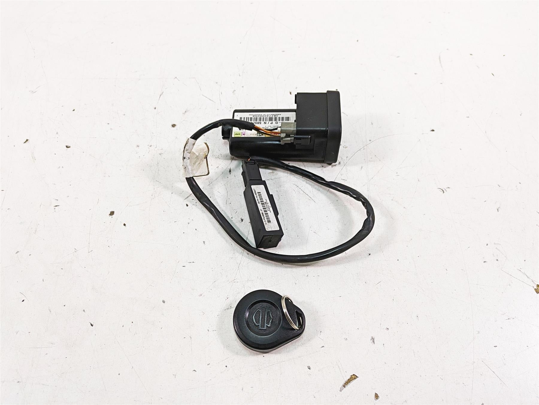 2008 Harley FLHTCU Electra Glide Tssm Turn Signal Security Module + Fob 68924-07 {{ shop.shopifyCountryName }} - Mototech271