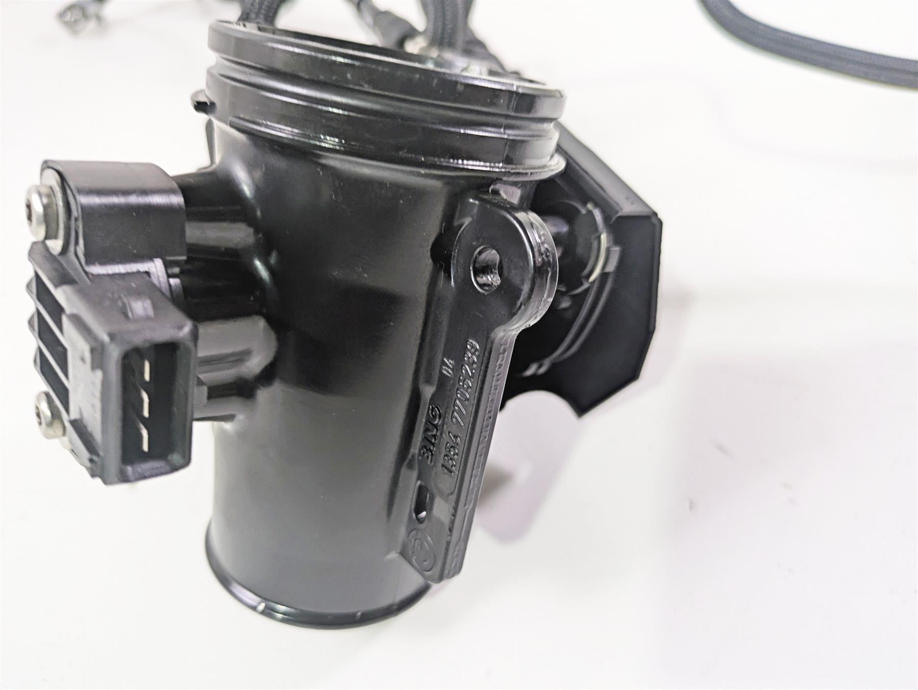 2010 BMW R1200GS K25 Throttle Body Set & Cables 13547705239 13547705240 {{ shop.shopifyCountryName }} - Mototech271