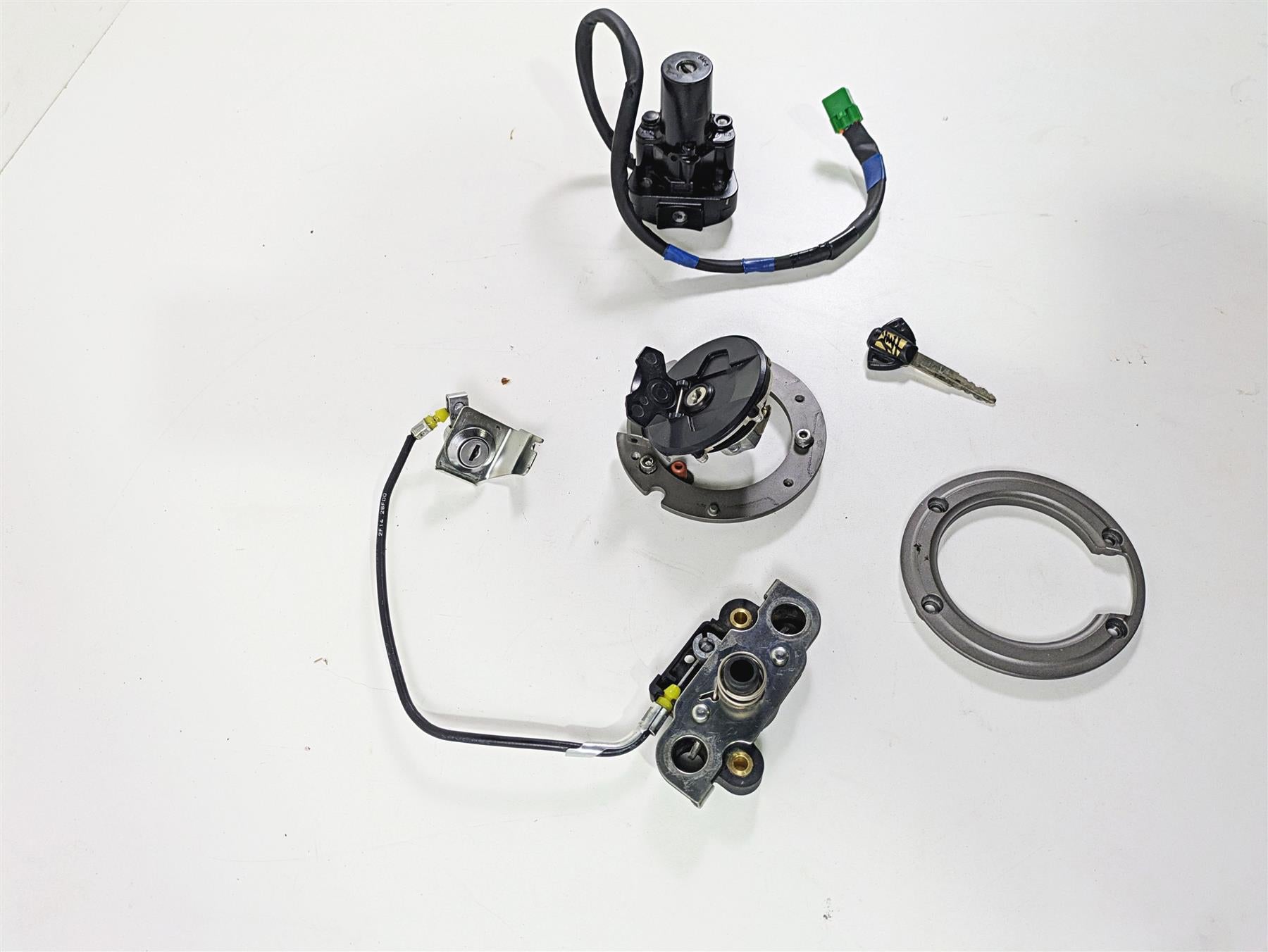 2023 Suzuki GSX1300 RR Hayabusa Ignition Switch Key Lock Set 37104-10820 {{ shop.shopifyCountryName }} - Mototech271