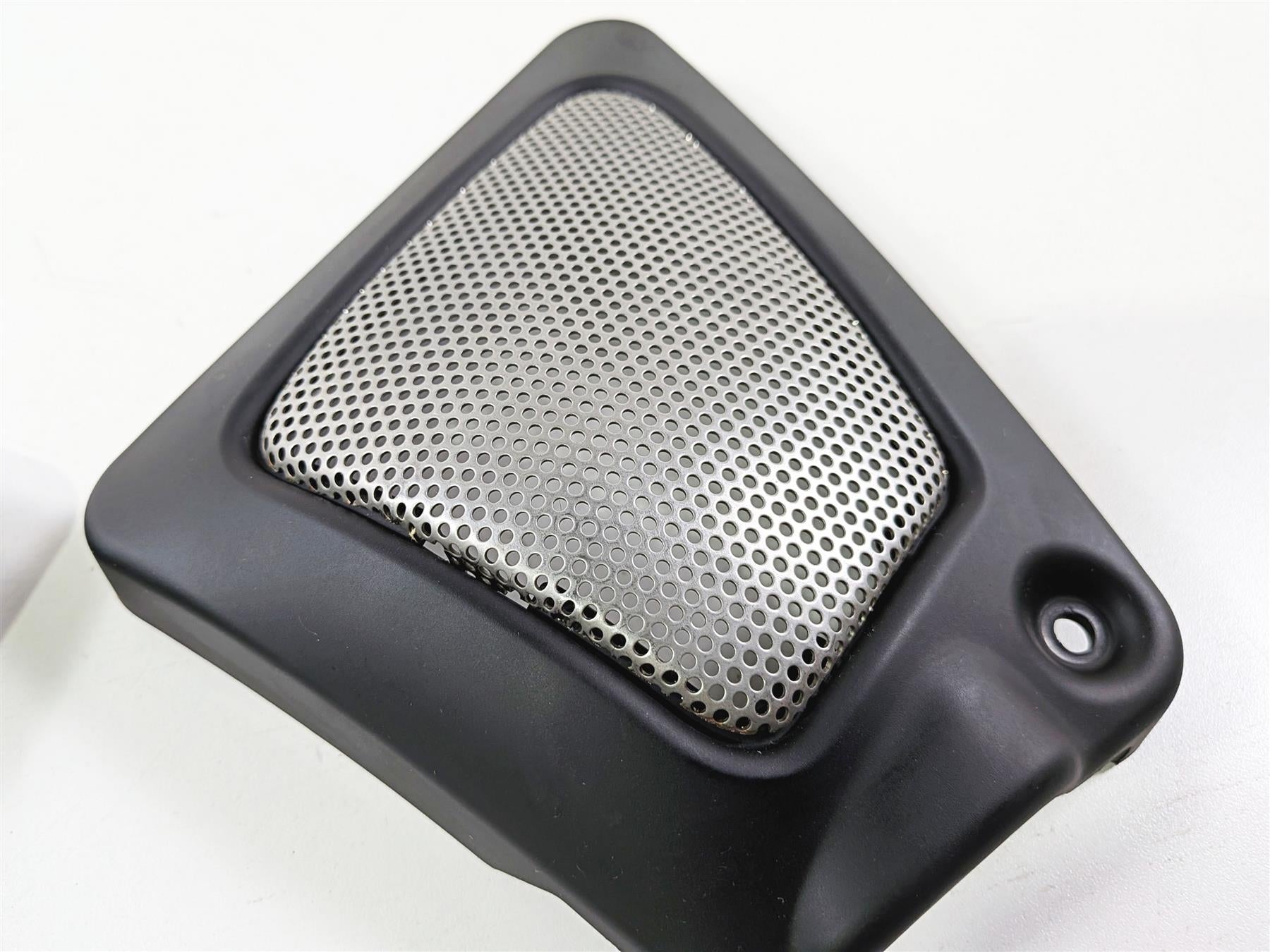 2011 Harley VRSCDX Night Rod Neck Cover Fairing Set 66297-07 66298-07 {{ shop.shopifyCountryName }} - Mototech271