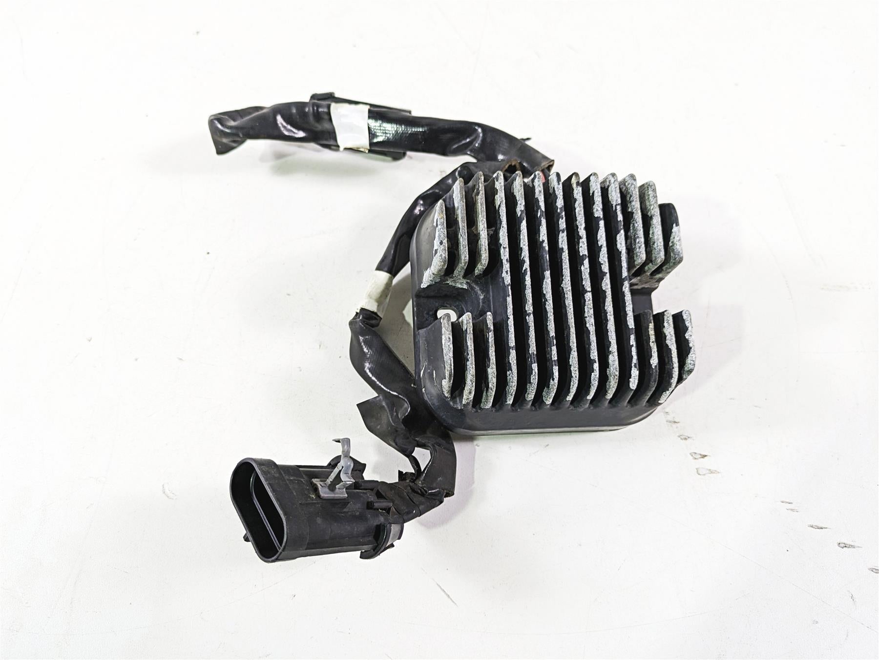 2018 Indian Chieftain Dark Horse Rectifier Voltage Regulator 4014300 4019661 {{ shop.shopifyCountryName }} - Mototech271