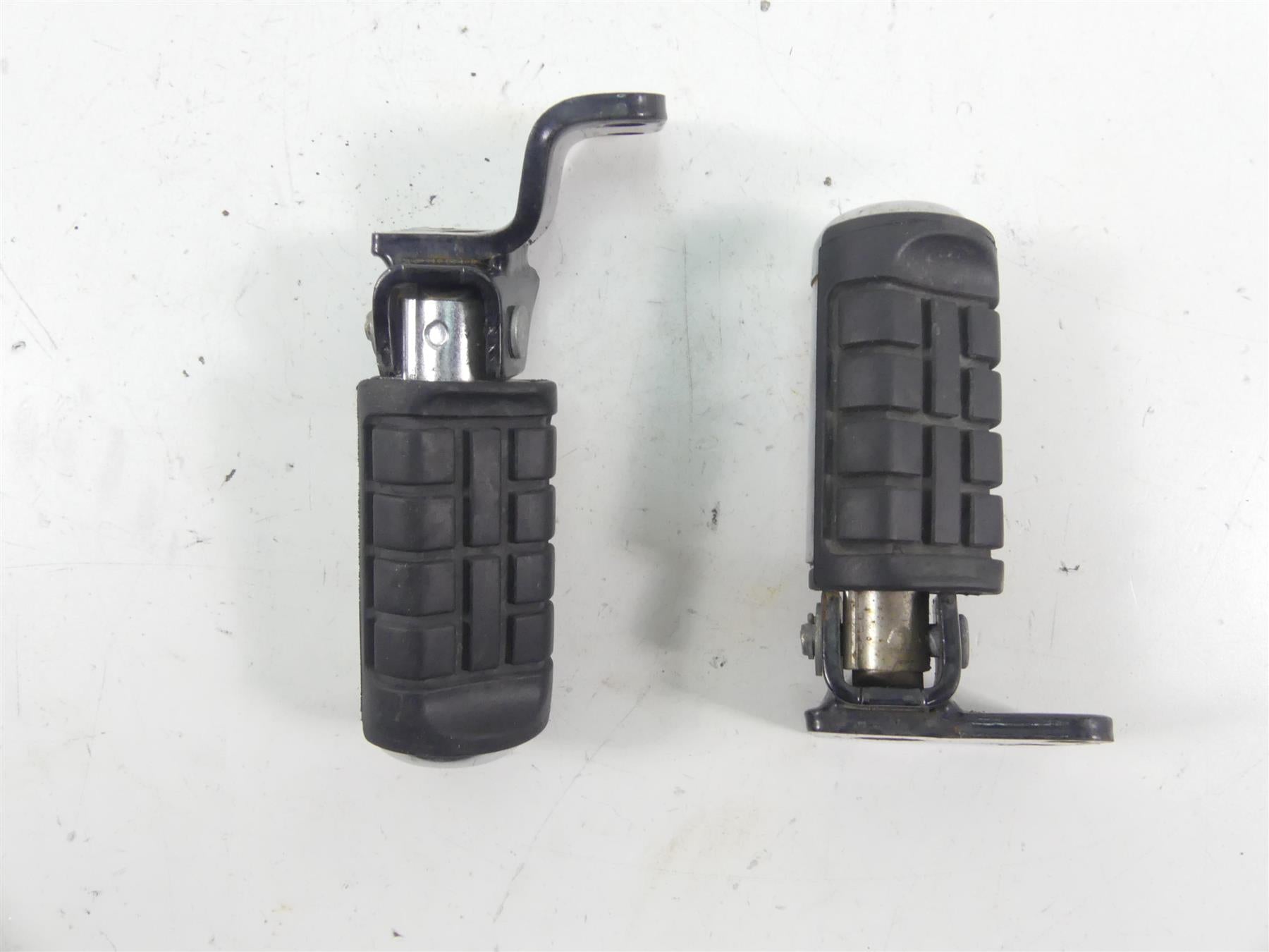 2003 Honda VTX1800 C Rear Passenger Footpeg Set 50680-MCH-000 50685-MCH-000 {{ shop.shopifyCountryName }} - Mototech271