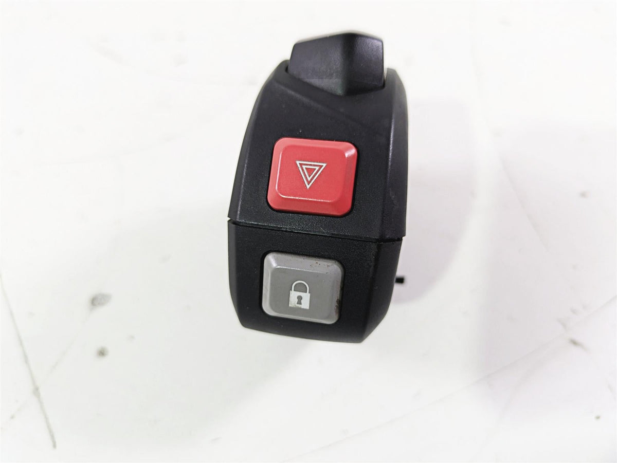 2019 Triumph Speed Triple RS 1050 Right Hand Control Switch Start Kill T2049706 {{ shop.shopifyCountryName }} - Mototech271