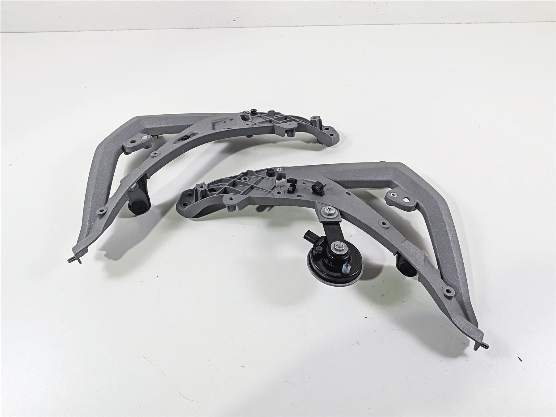 2016 BMW R1200 GS K50 Front Center Stay Carrier Mount 46638528673 46638528674 {{ shop.shopifyCountryName }} - Mototech271