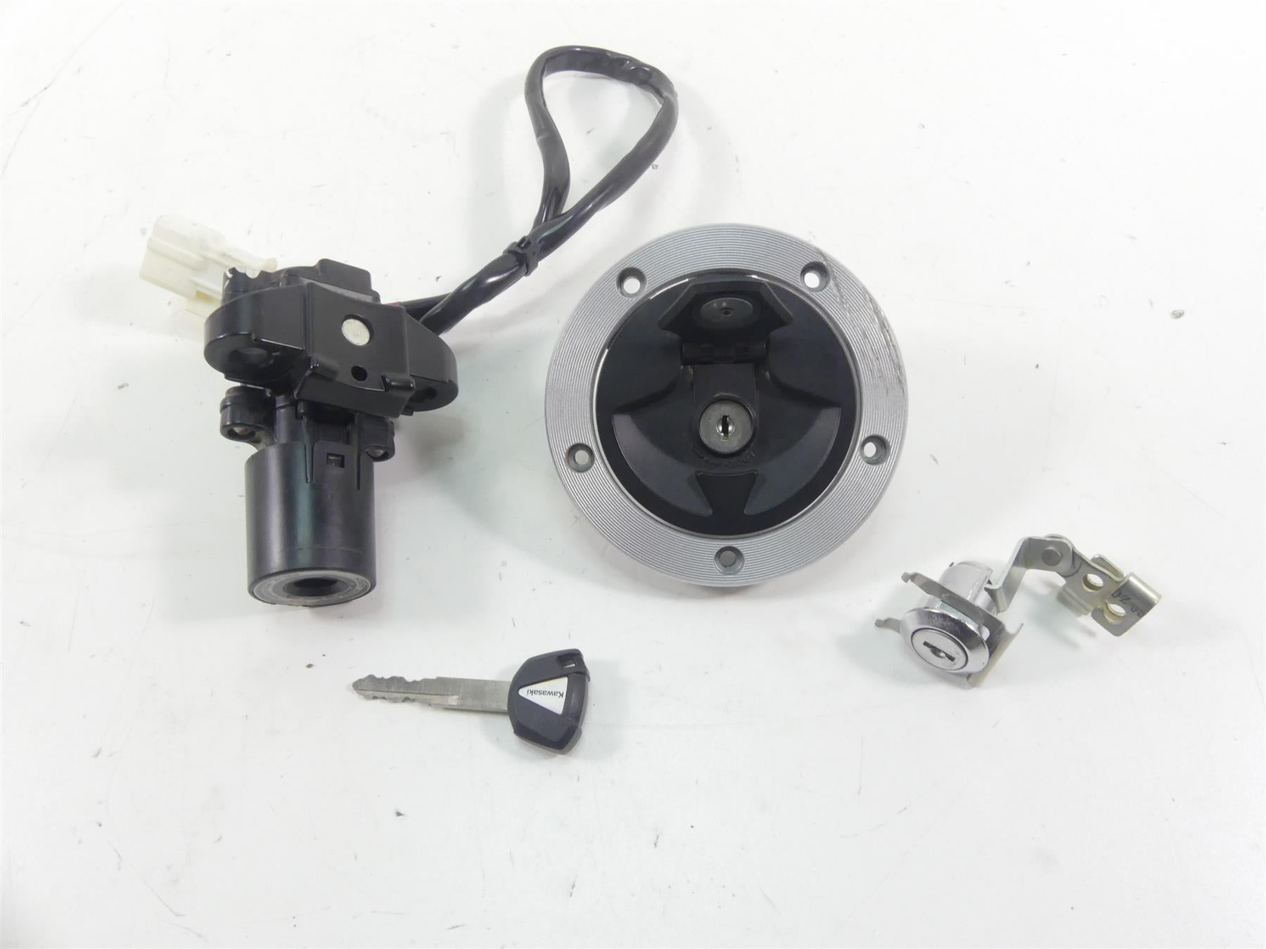 2021 Kawasaki ZX1400 ZX14R Ninja Ignition Switch Key Lock Set 27005-0568 27048-5013 {{ shop.shopifyCountryName }} - Mototech271