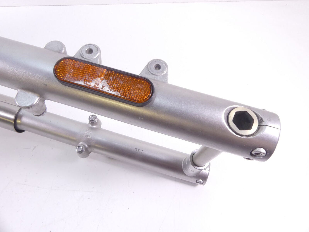 2013 Triumph America EFI Straight Front Forks Triple Tree Suspension Set T204058 {{ shop.shopifyCountryName }} - Mototech271