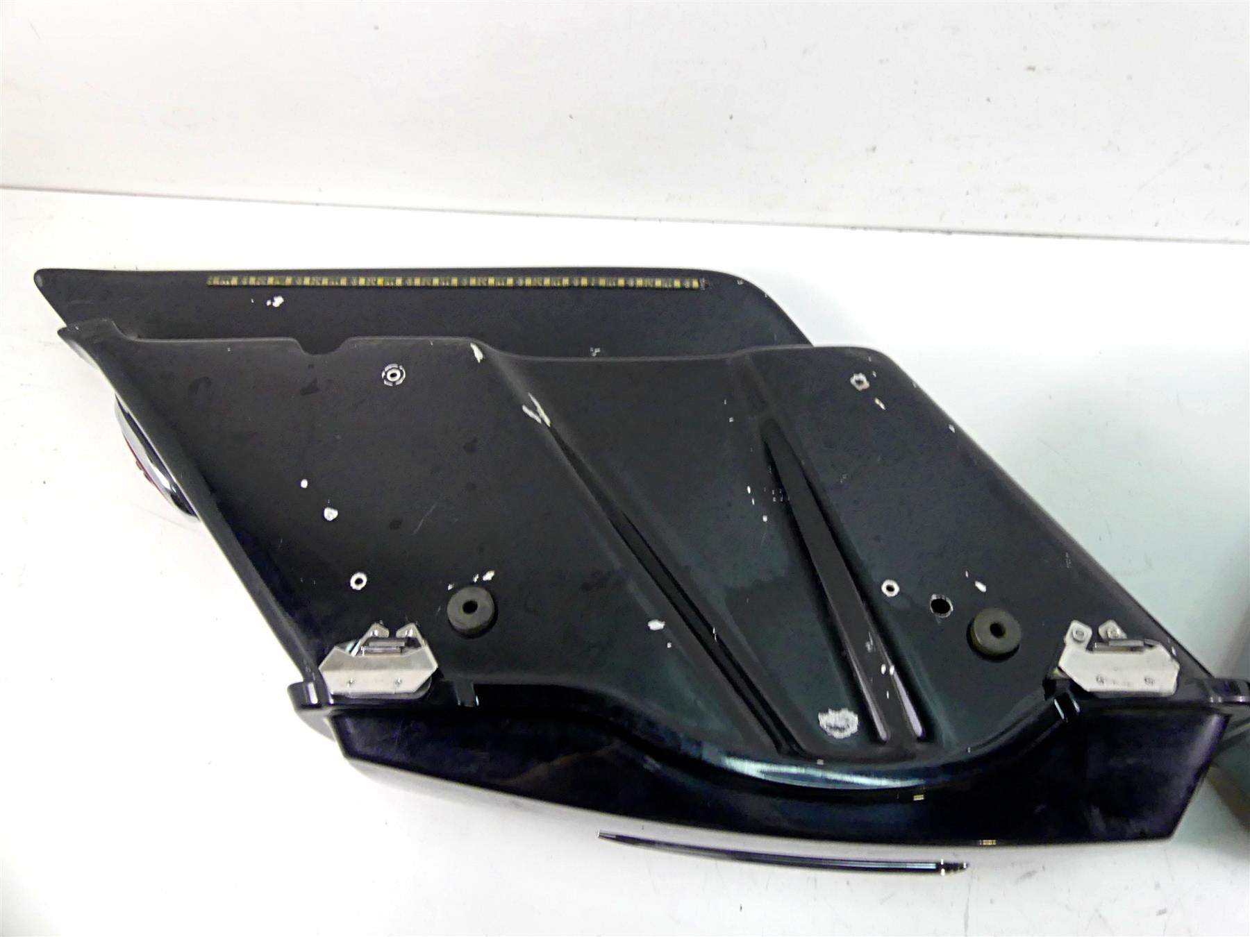 2006 Harley Touring FLHTCU SE E-Glide Custom Stretched Saddlebags + Lights Set {{ shop.shopifyCountryName }} - Mototech271