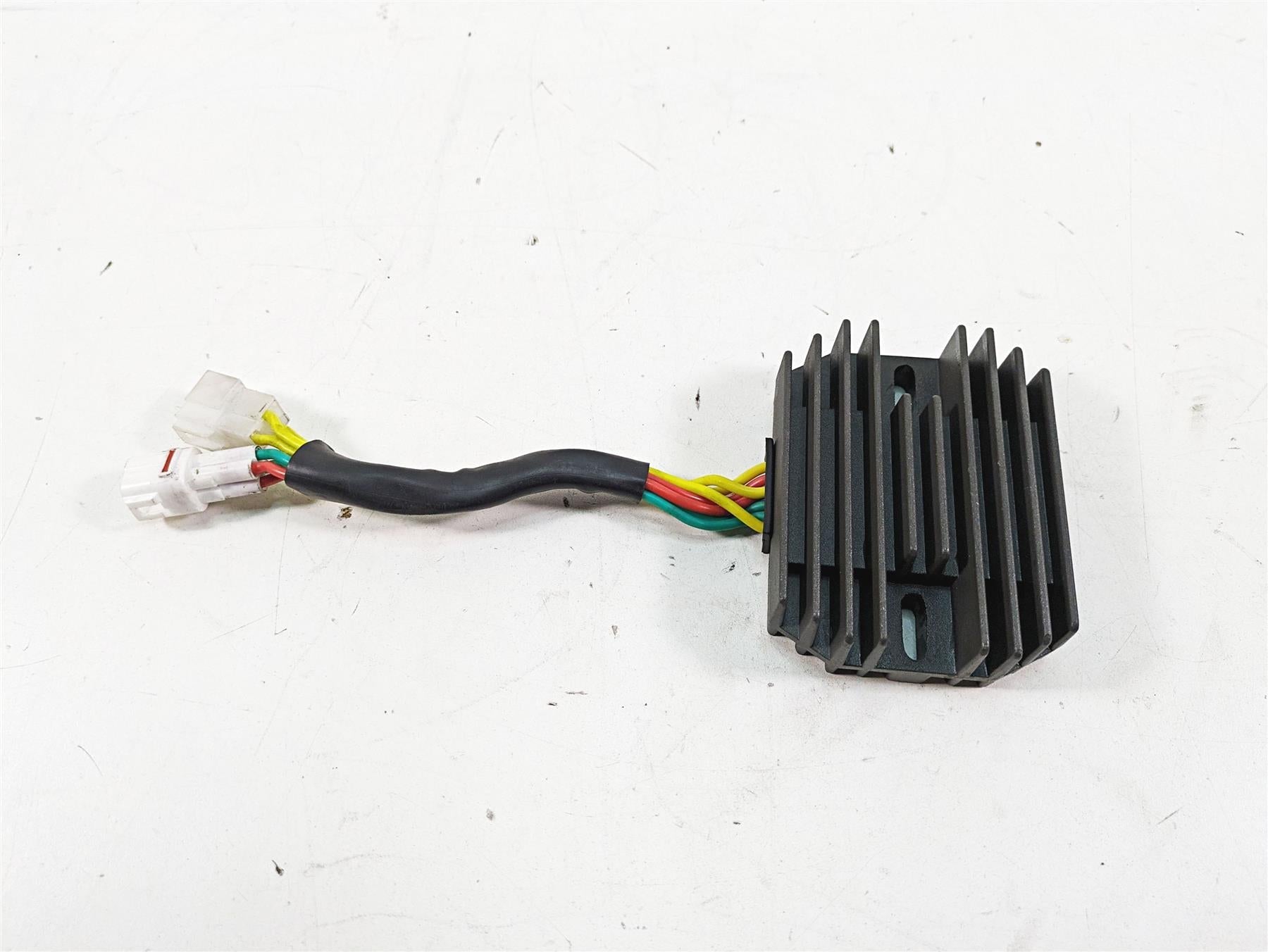 2009 Suzuki GSXR750 K9 Voltage Regulator Rectifier 32800-18H00 32800-47H00 {{ shop.shopifyCountryName }} - Mototech271