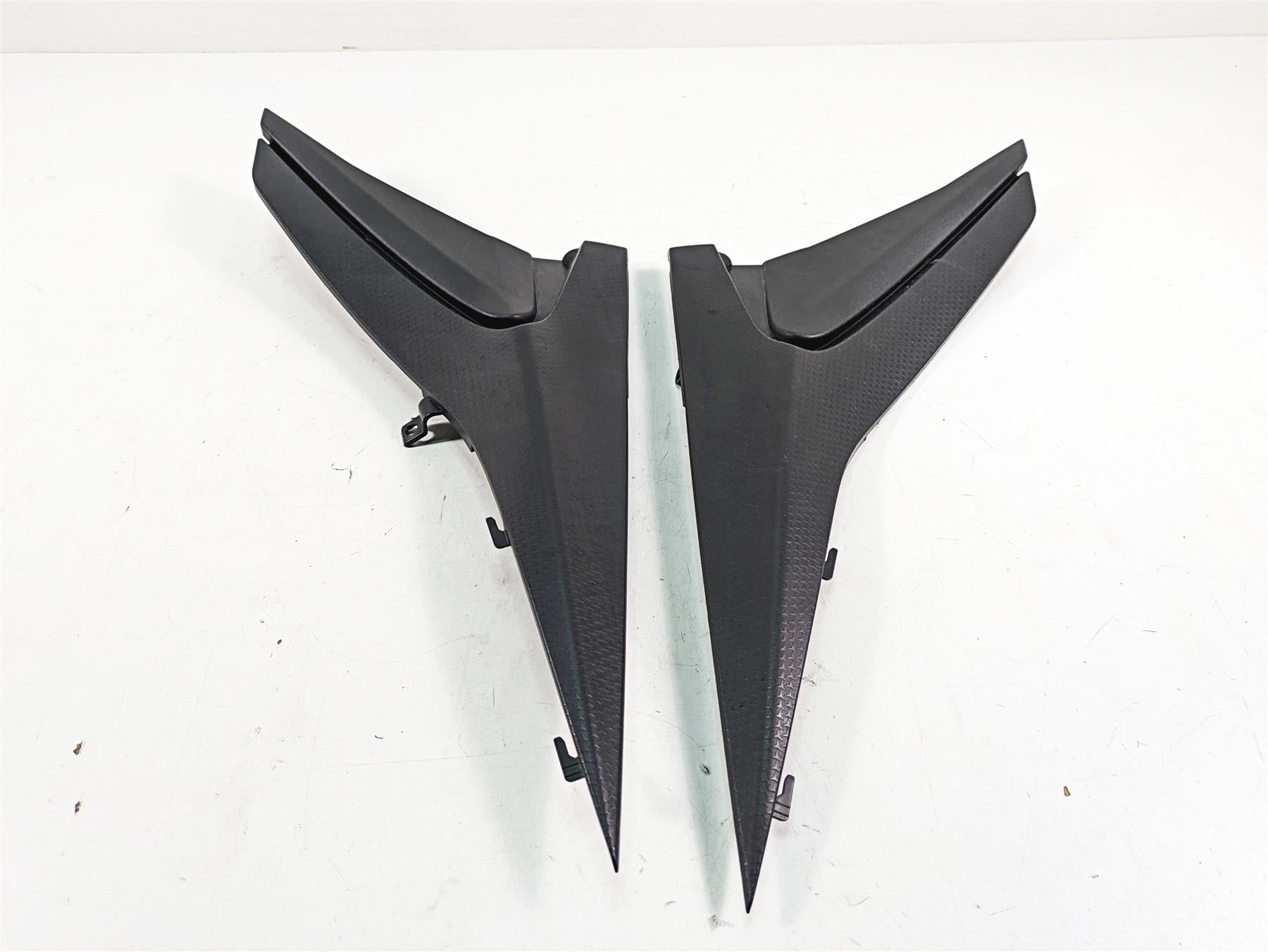 2021 Aprilia RS660 Under Seat Infill Cover Fairing Set - Read 2B006645 2B006646 {{ shop.shopifyCountryName }} - Mototech271