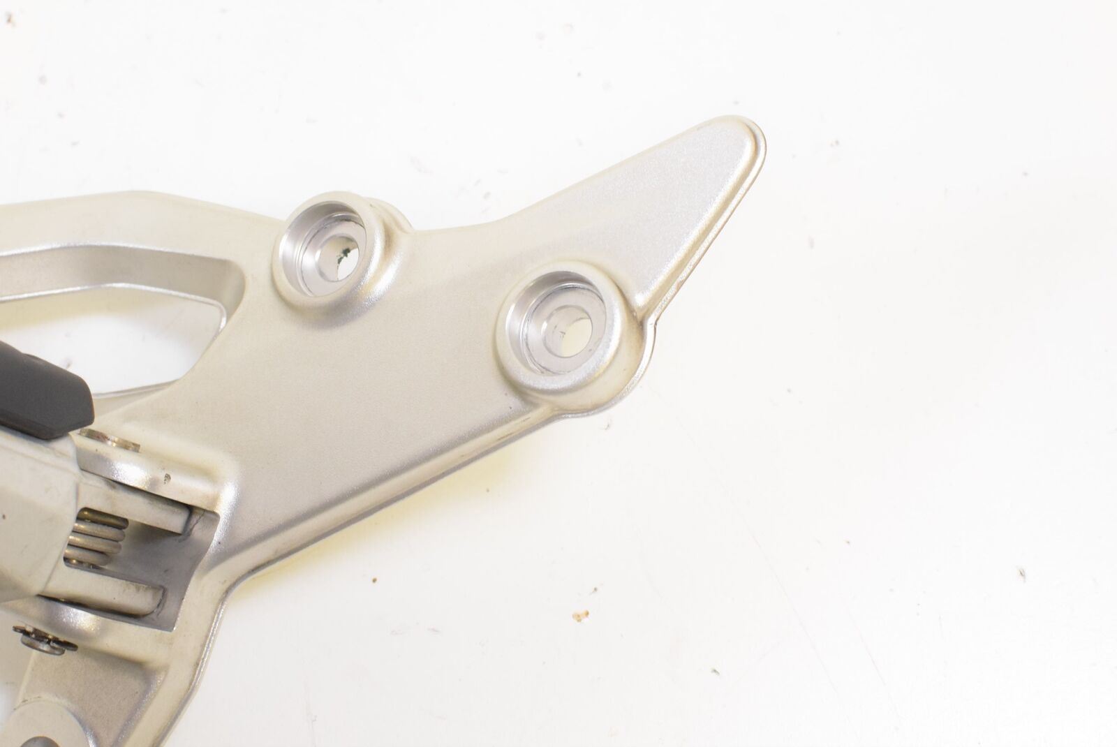 2016 BMW R1200R R1200 R K53 Right Rider Driver Footpeg Foot Peg 46718540797 {{ shop.shopifyCountryName }} - Mototech271