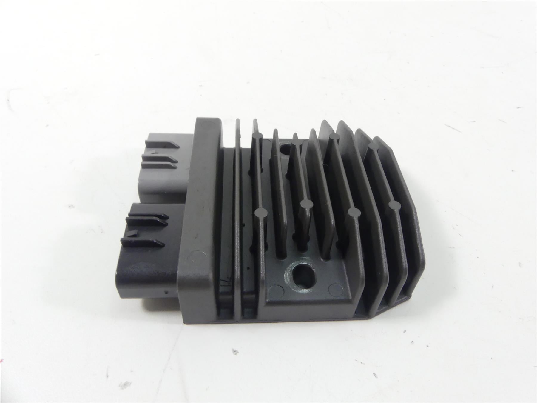 2017 Yamaha XT1200Z Super Tenere Rectifier Voltage Regulator 1D7-81960-01-00 {{ shop.shopifyCountryName }} - Mototech271