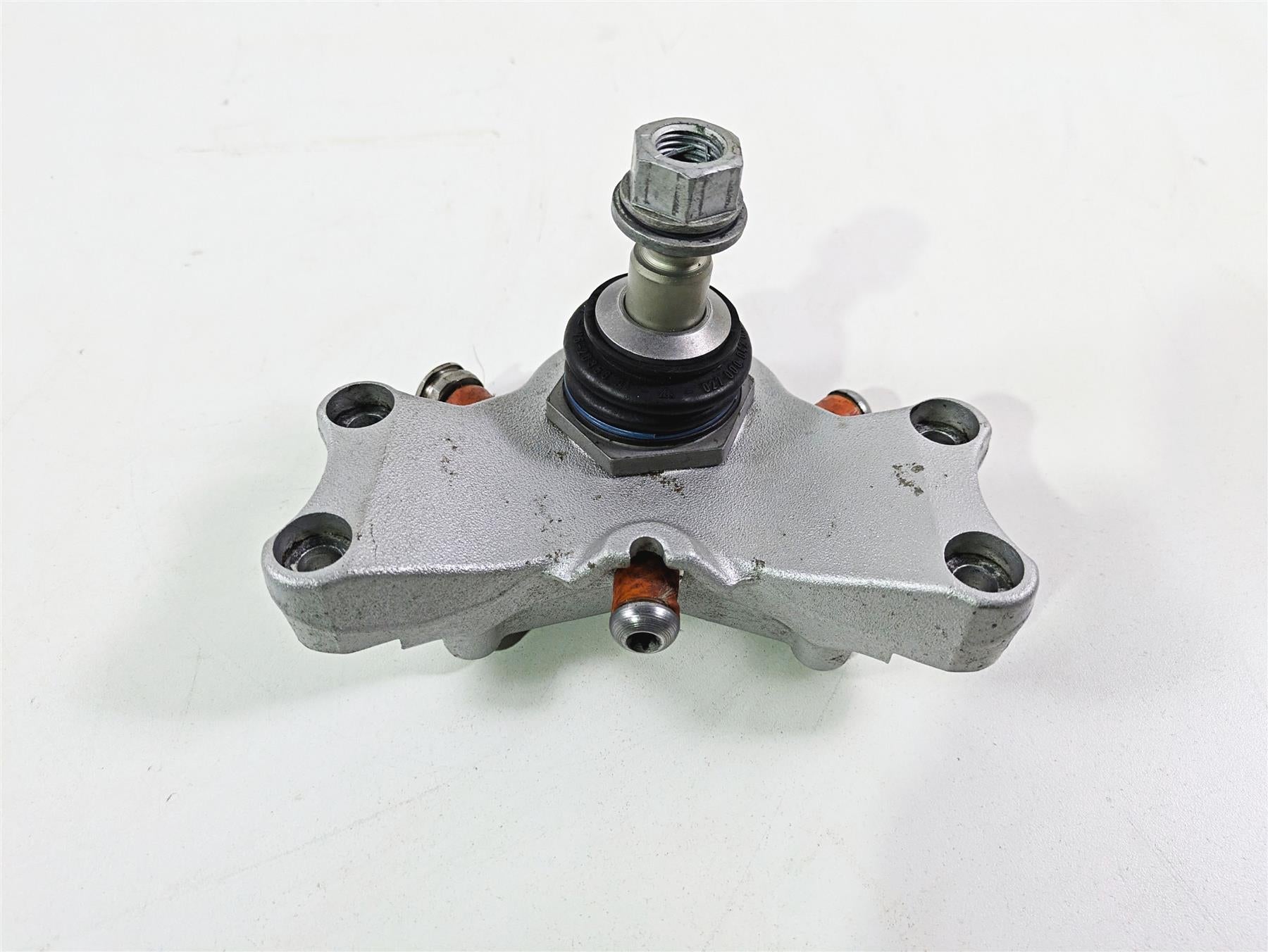 2010 BMW R1200RT K26 Showa Lower Triple Tree Cross & Ball Joint 31427707541 {{ shop.shopifyCountryName }} - Mototech271