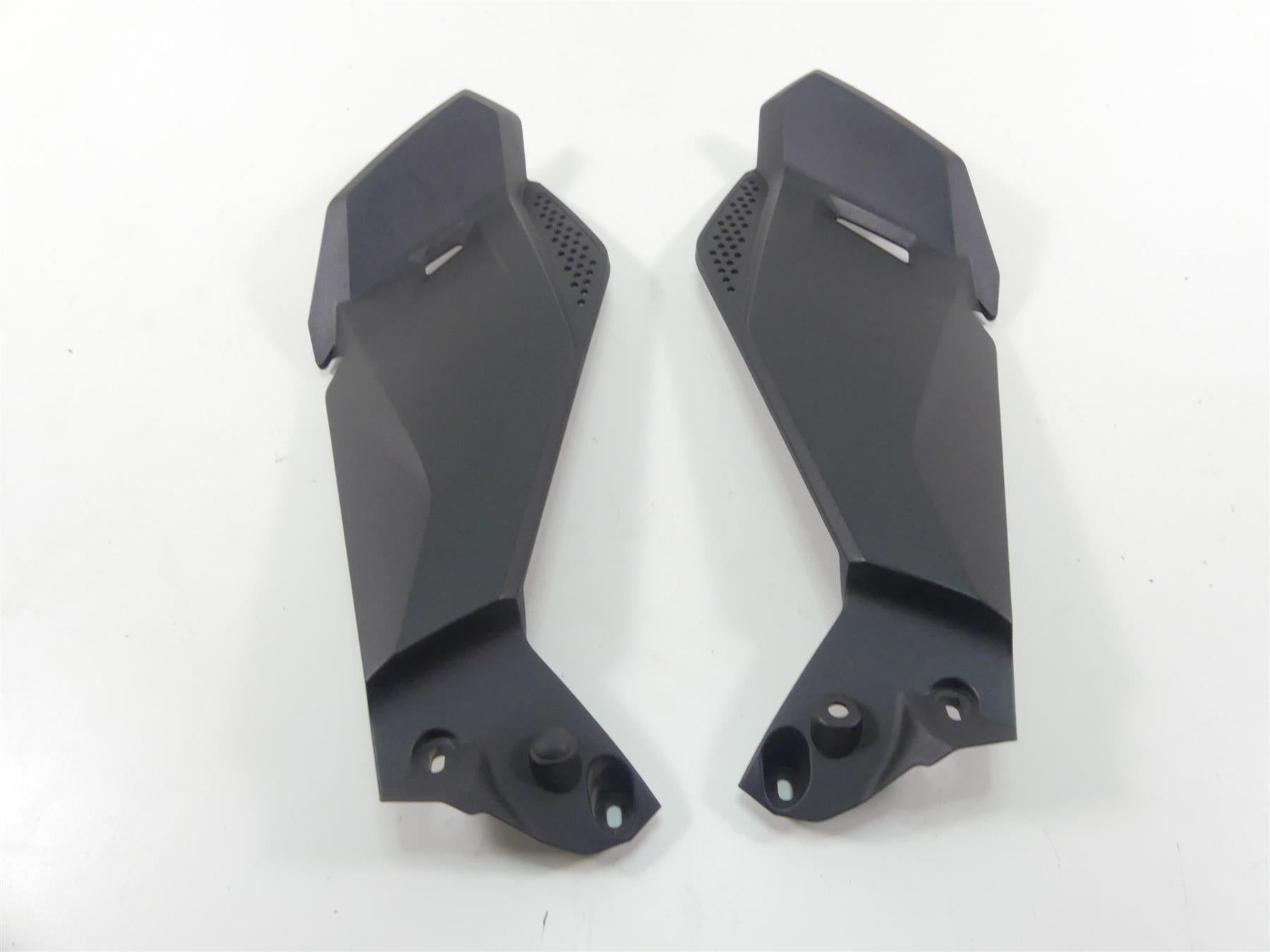 2019 BMW R1250GS K50 Under Tank Molded Leg Fairing Set 46638556637 46638556638 {{ shop.shopifyCountryName }} - Mototech271