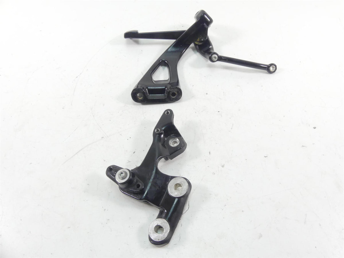 2021 Harley Softail FXBBS Street Bob Right Mid Footpeg Mount Brake Ped 50500601 {{ shop.shopifyCountryName }} - Mototech271