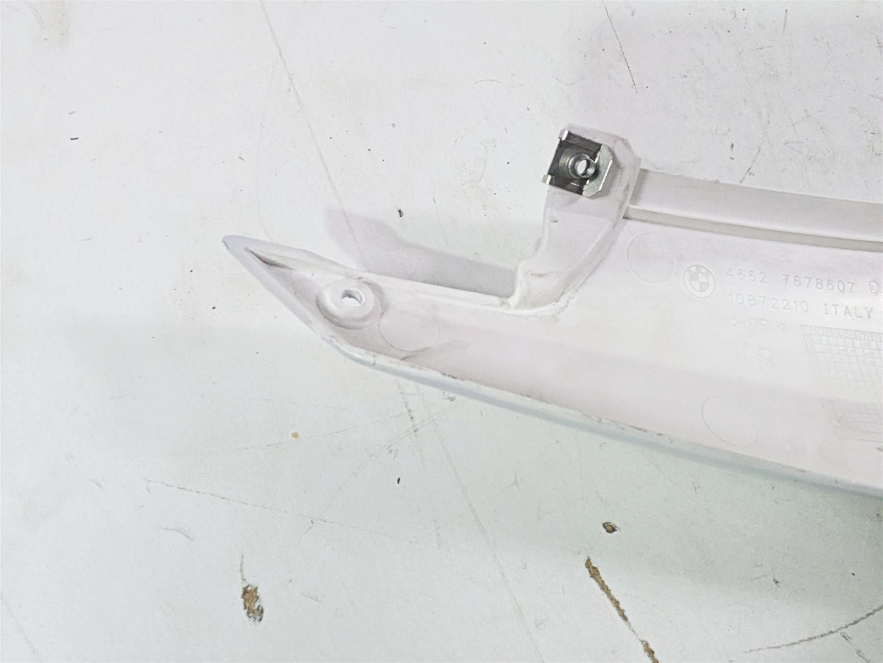 2016 BMW F800R K73 Left Rear Fender White Fairing Side Cover 46627678607 {{ shop.shopifyCountryName }} - Mototech271