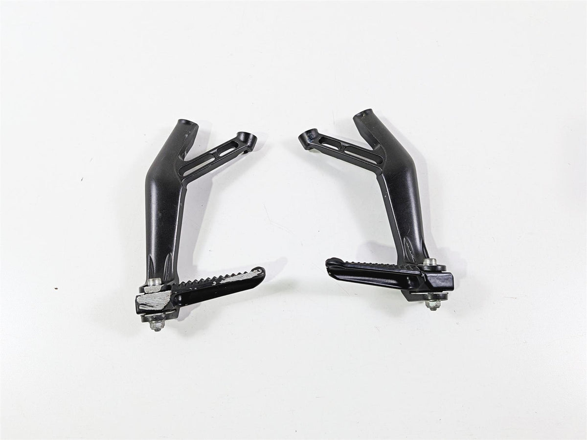 2016 Yamaha YZF R1 RN32 Rear Passenger Foot Peg Set 2CR-2741L-00-00 2CR-2742L-00 {{ shop.shopifyCountryName }} - Mototech271