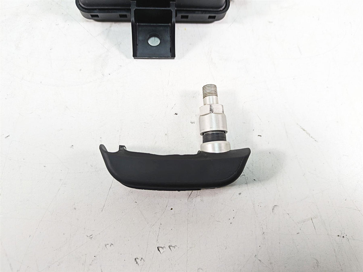 2020 KTM 1290 Super Adventure R Tire Pressure Module & Rear Sensor 60312032000 {{ shop.shopifyCountryName }} - Mototech271