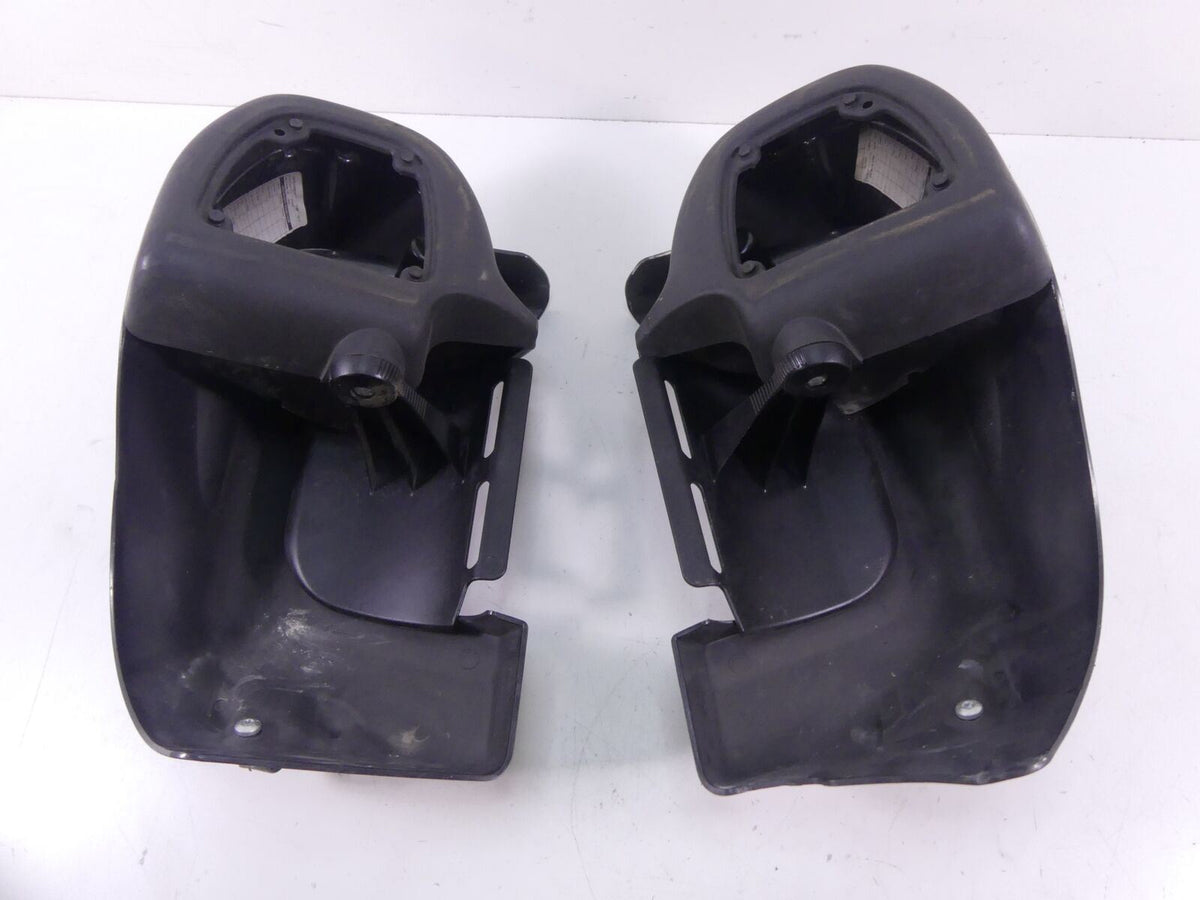 2009 Harley Touring FLHTCU Electra Glide Lower Leg Fairing Cover Set 58816-05A {{ shop.shopifyCountryName }} - Mototech271
