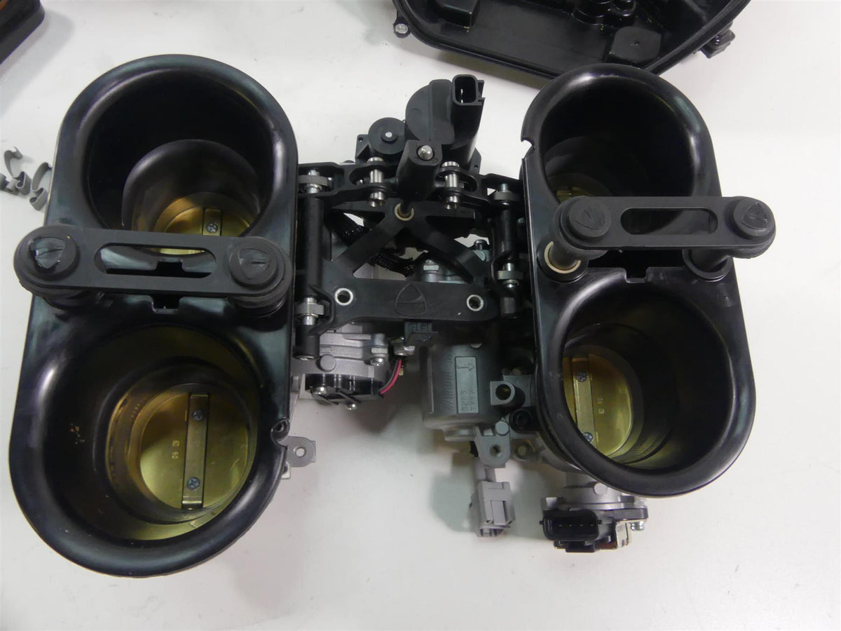 2018 Ducati Panigale 1100 V4 S Throttle Body Air Box Assembly 28221212B {{ shop.shopifyCountryName }} - Mototech271