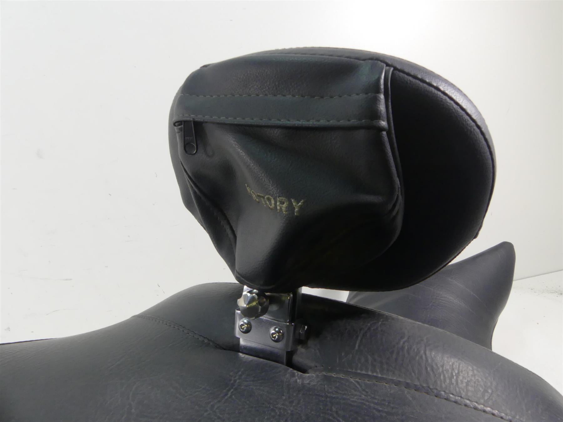 2011 Victory Vision Tour Heated Dual Driver Passenger Seat Saddle - Read 2684352 {{ shop.shopifyCountryName }} - Mototech271
