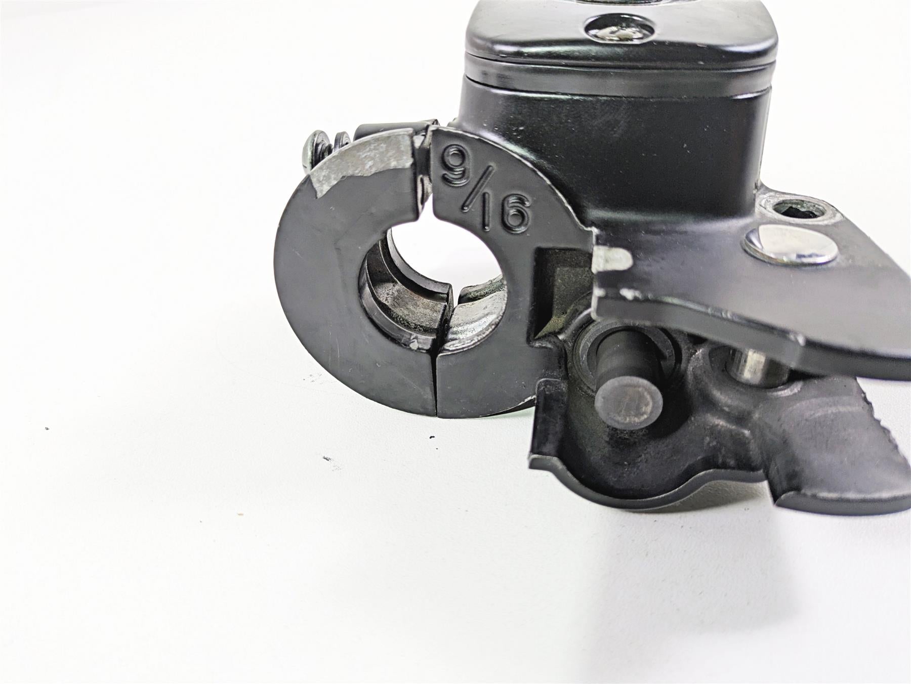 2004 Harley Softail FXSTDI Deuce Front Brake Master Cylinder 9/16 45019-96F {{ shop.shopifyCountryName }} - Mototech271
