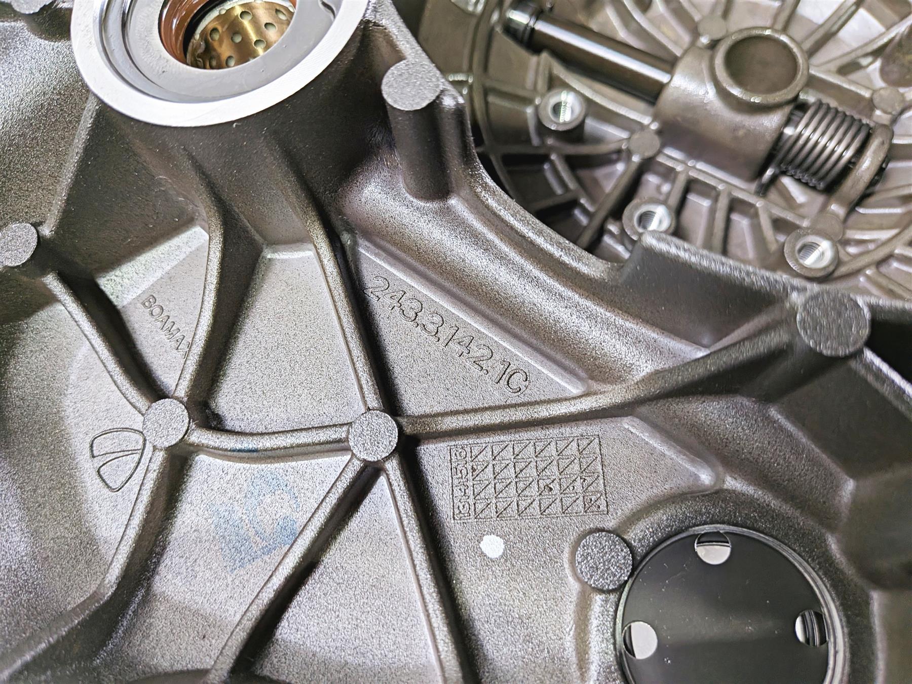 2015 Ducati Scrambler Urban Enduro Right Engine Side Clutch Cover 24321421B-Mototech271