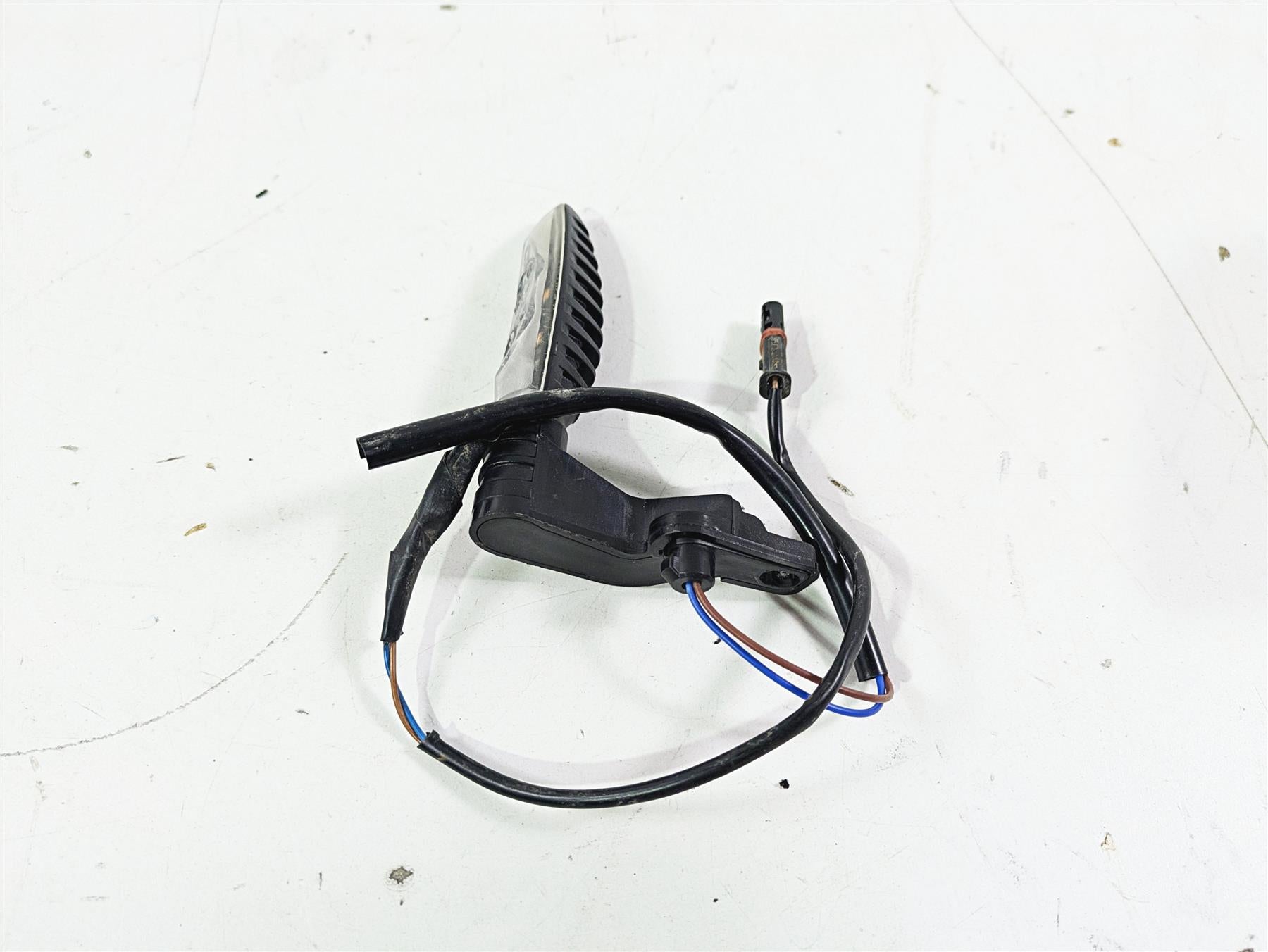 2015 BMW R1200GS Adv K51 Left Oem Rear LED Blinker Turn Signal 63238522500 {{ shop.shopifyCountryName }} - Mototech271