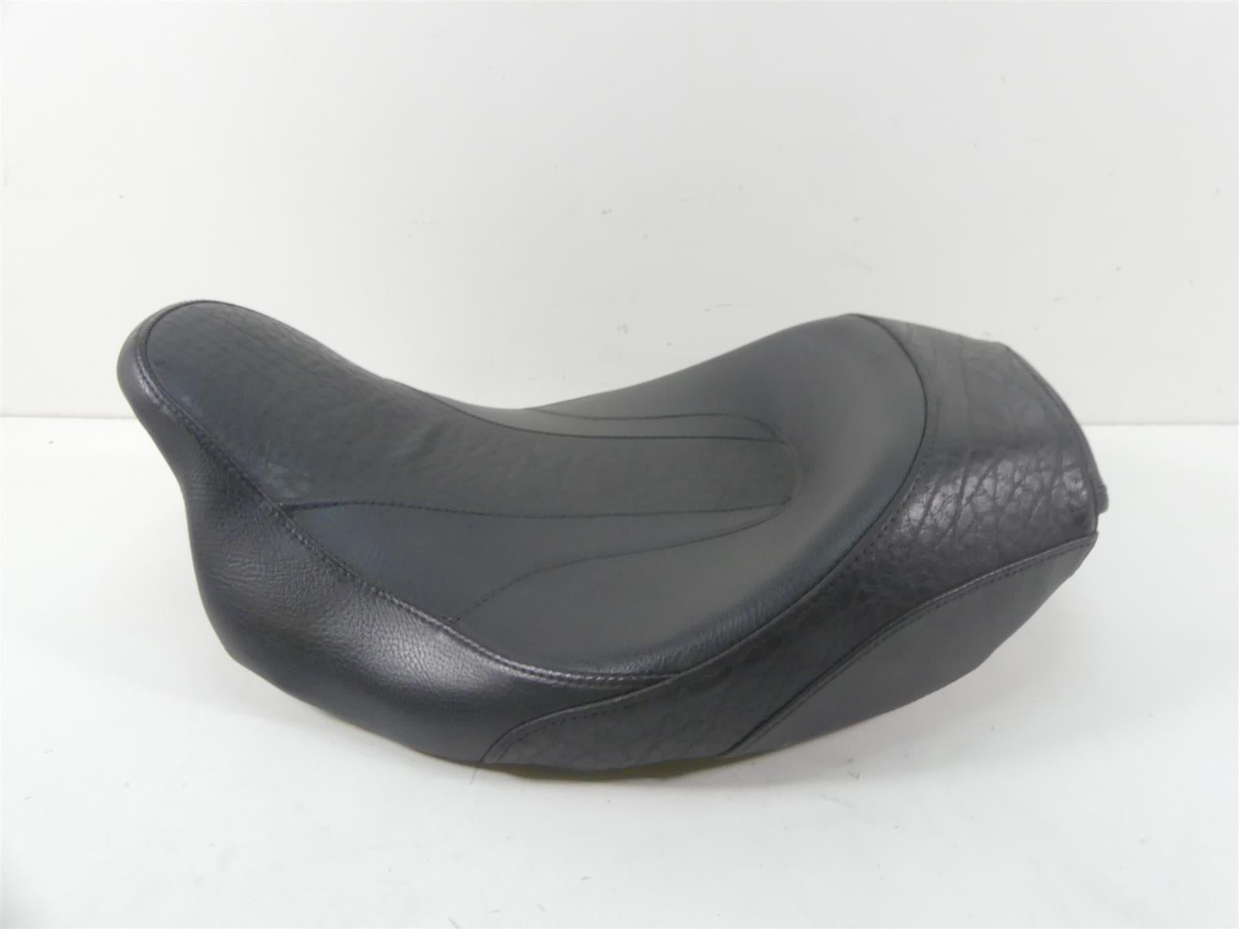 2010 Harley Touring FLHX Street Glide Elephant Skin Solo CVO Seat 52000052 {{ shop.shopifyCountryName }} - Mototech271