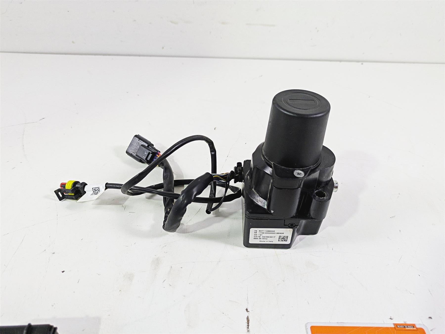 2018 KTM 1290 Super Adv S Cdi Handsfree Ignition Switch Key Card Set 60711066000 {{ shop.shopifyCountryName }} - Mototech271
