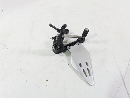 2020 Kawasaki ZX6R Ninja Left Footpeg Foot Peg Shifter Lever 35063-0160-18R {{ shop.shopifyCountryName }} - Mototech271