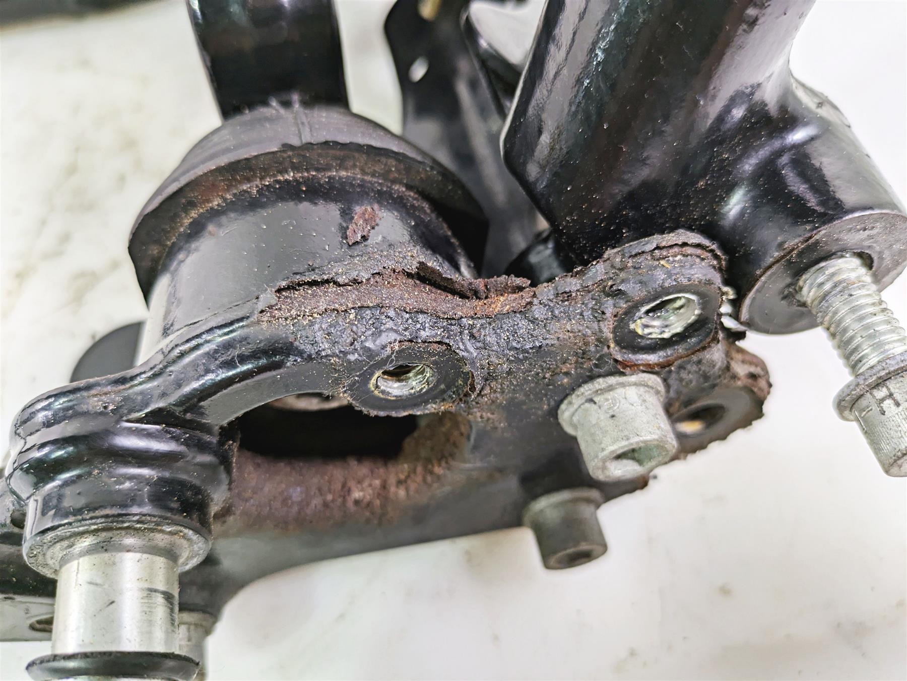 2010 Harley Touring FLHTK Electra Glide Straight Main Frame Chassis With Salvage Louisiana Title 47900-11BHP {{ shop.shopifyCountryName }} - Mototech271