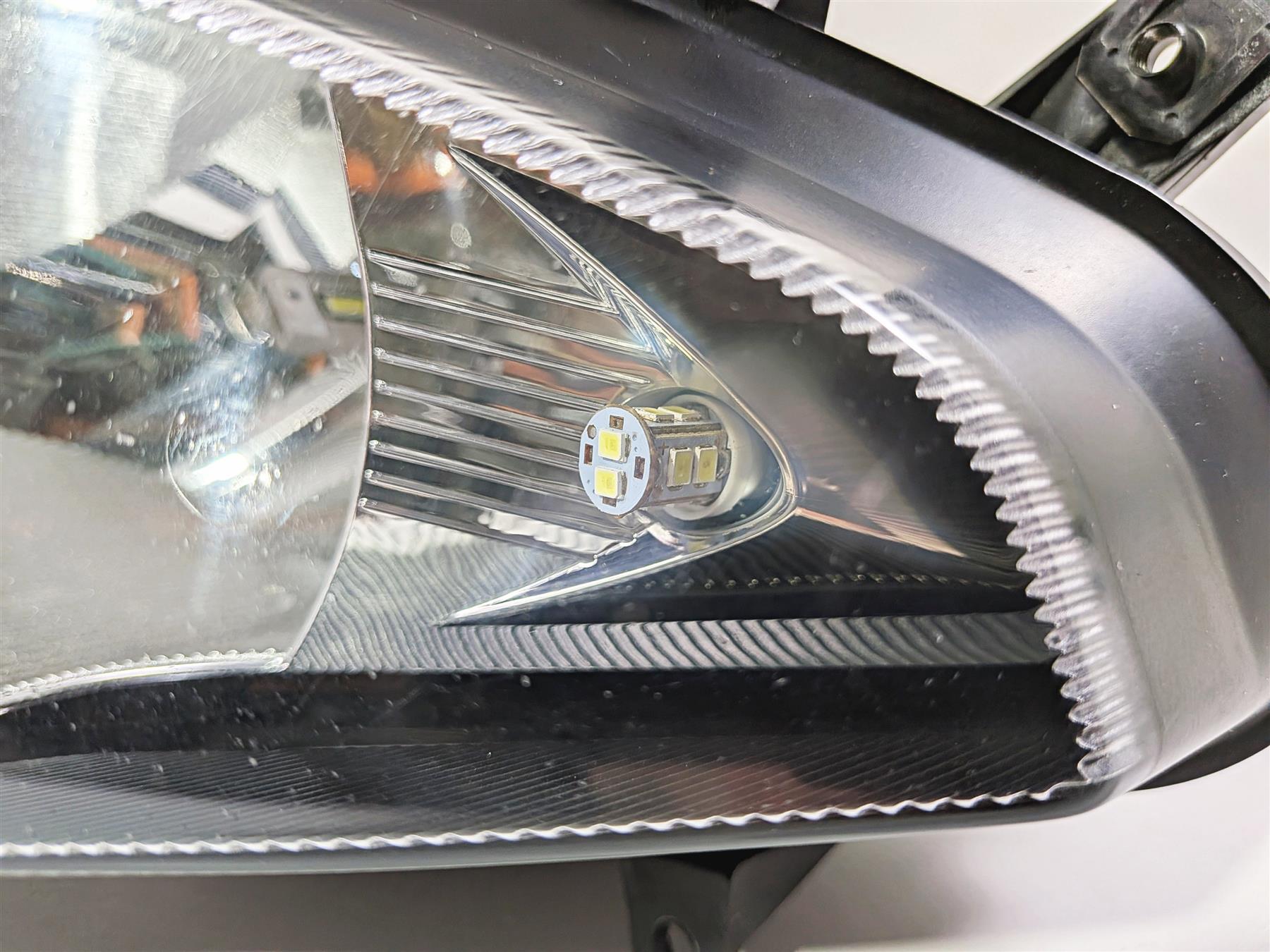 2014 BMW S1000RR K46 Left Headlight High Beam - Great Shape 63128527552 {{ shop.shopifyCountryName }} - Mototech271