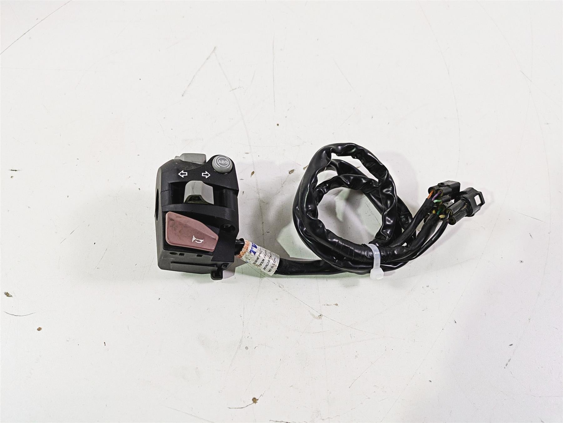 2019 BMW G310GS K02 Left Hand Turn Signal Abs Control Switch 61318569835 {{ shop.shopifyCountryName }} - Mototech271