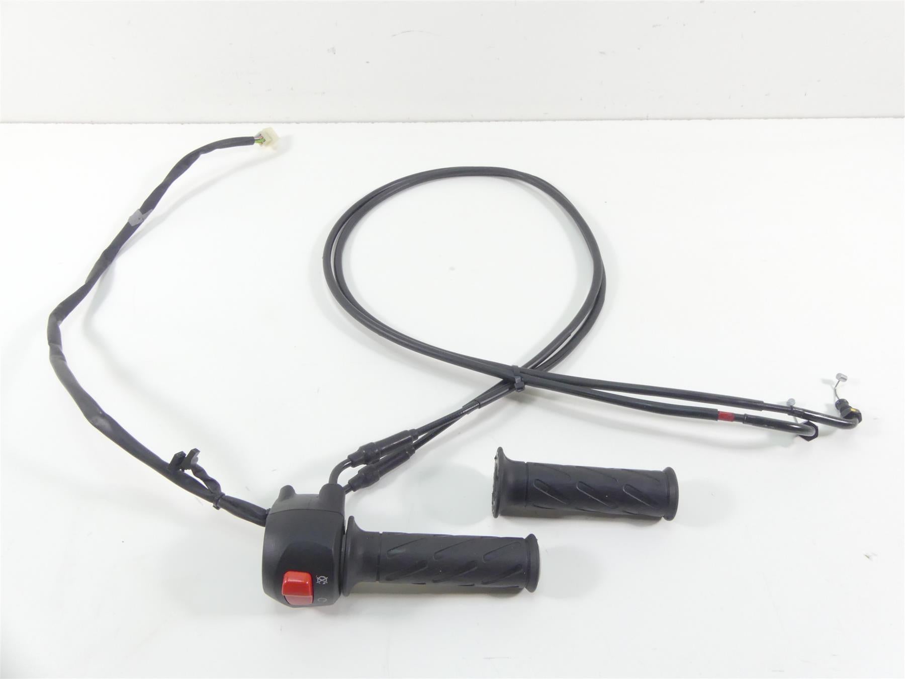 2016 Moto Guzzi V7 II Special 750 Right Hand Control Switch Set - Read B063135 {{ shop.shopifyCountryName }} - Mototech271
