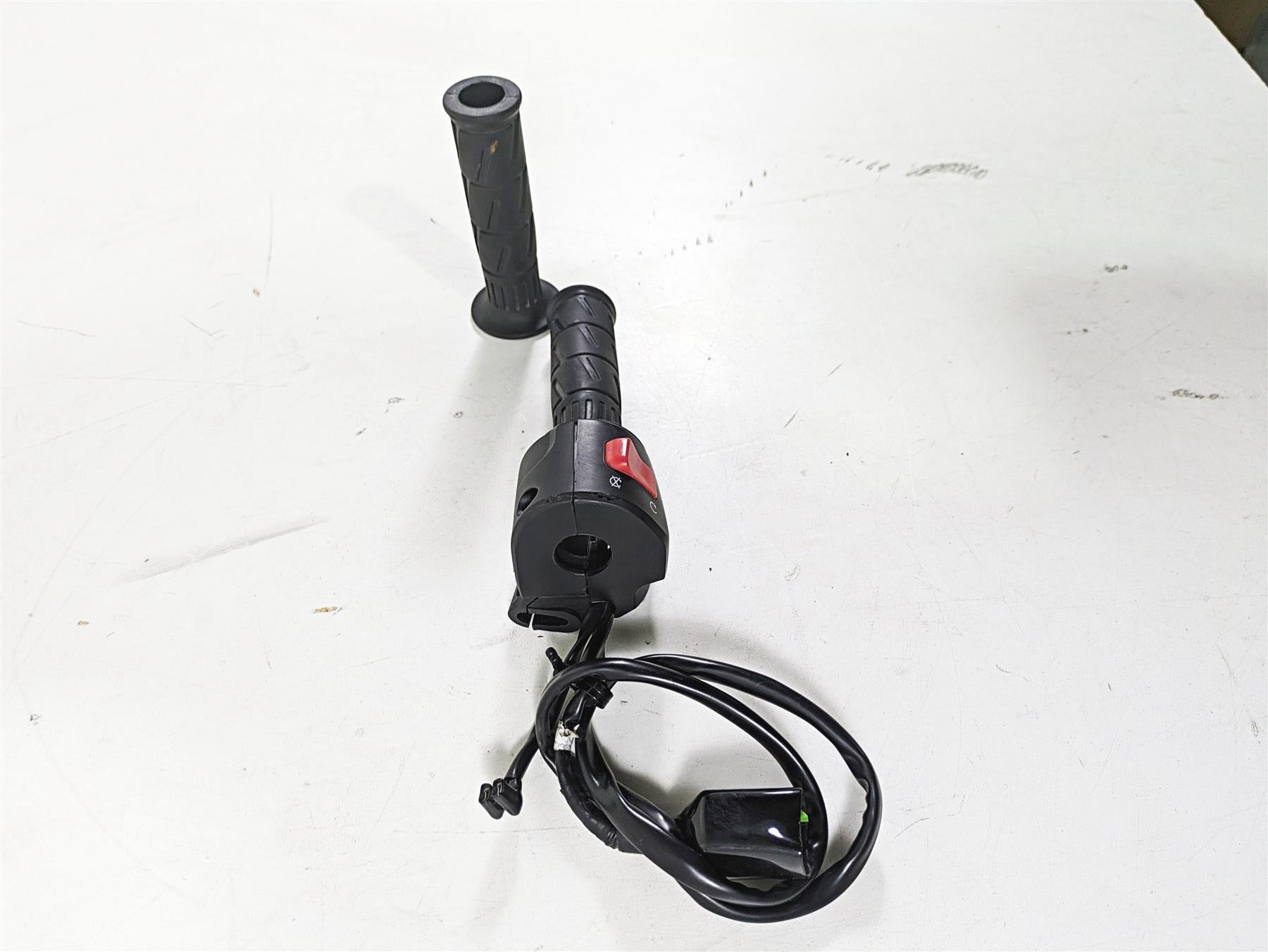2023 Kawasaki KLR KL 650 Adventure Right Hand Control Switch -READ 46091-0553 {{ shop.shopifyCountryName }} - Mototech271