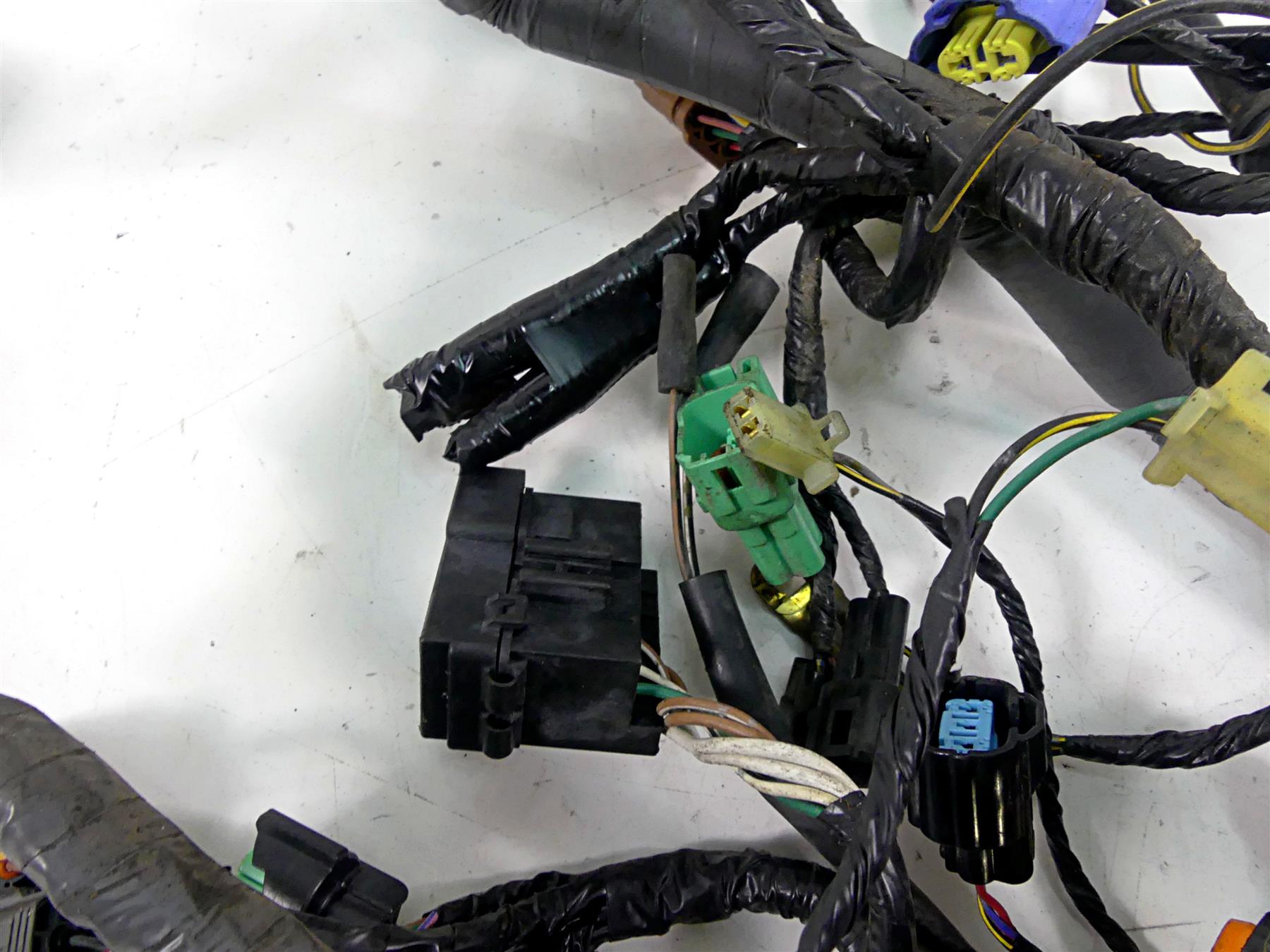 2010 Kawasaki ZX1400 ZX14 R Ninja Main Wiring Harness Loom - No Cuts 26031-0842 {{ shop.shopifyCountryName }} - Mototech271