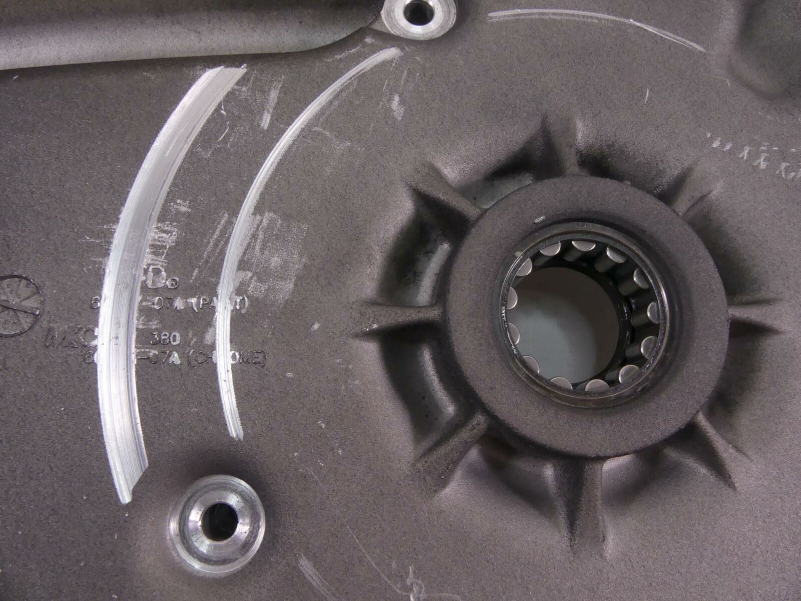 2011 Harley Touring FLHP Road King Inner Primary Clutch Cover - Read 60432-07A {{ shop.shopifyCountryName }} - Mototech271