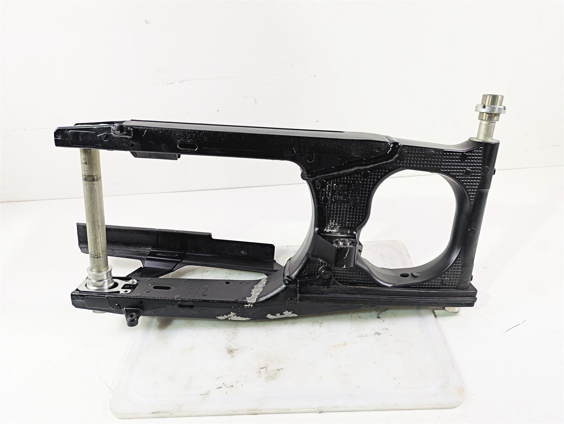 2020 Suzuki V-Strom 1050 XT Rear Swingarm & Axle Set 61000-31J20-YAP {{ shop.shopifyCountryName }} - Mototech271