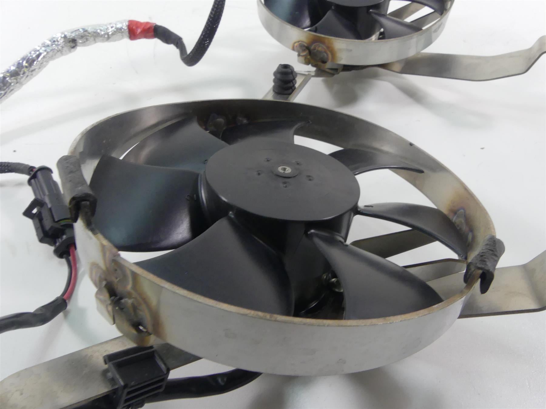 2018 Ducati Panigale 1100 V4 S Radiator Coolant Fan Set 55040311A 82718791AA {{ shop.shopifyCountryName }} - Mototech271